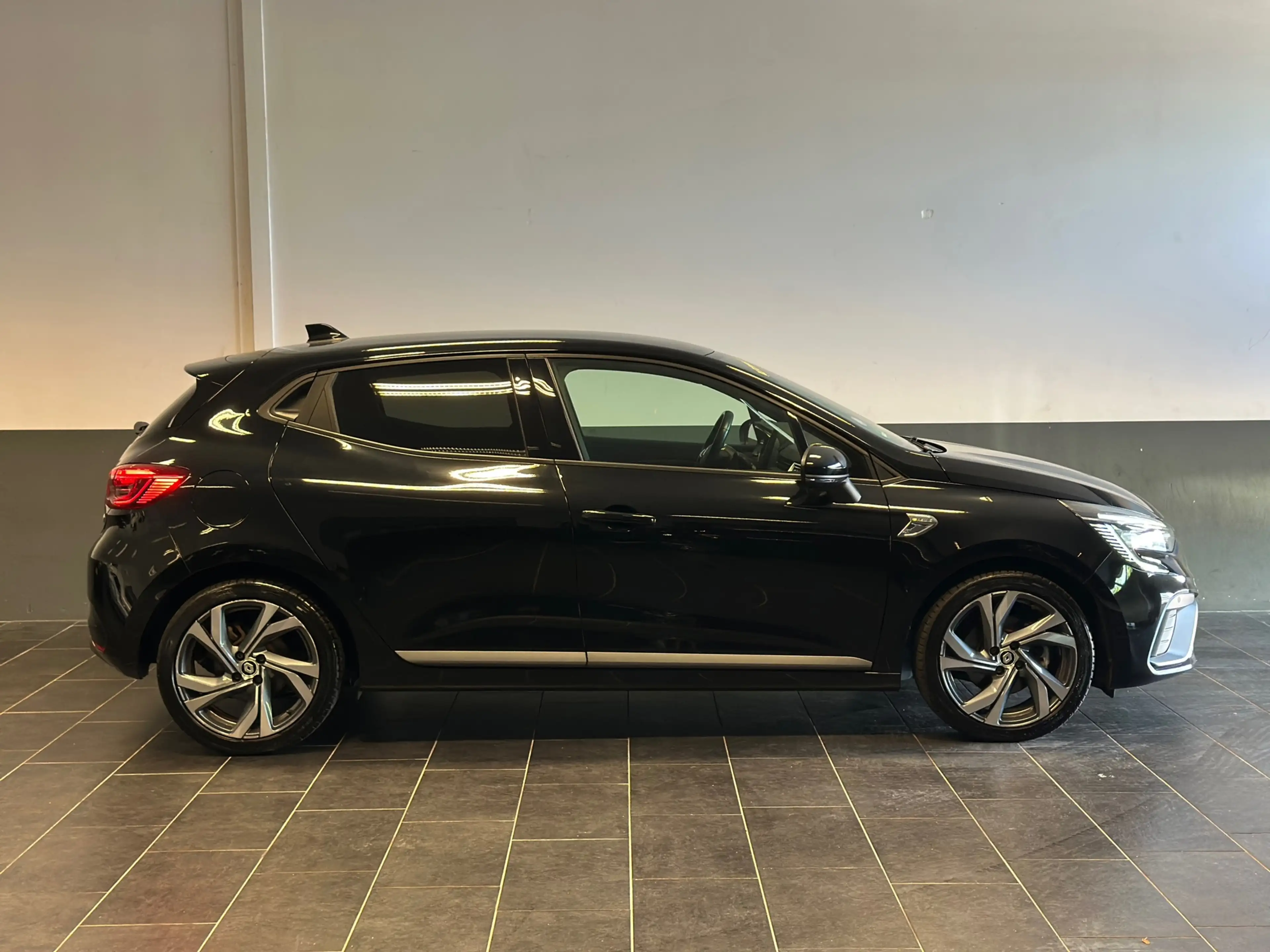 Renault Clio 1.6 E-Tech Hybrid 145 R.S. Line , 1e eig , org Ned — photo 8