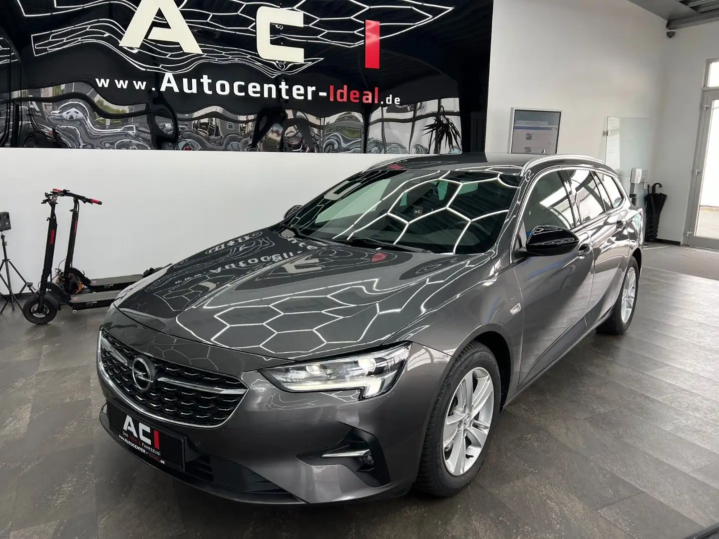 Opel Insignia Opel Insignia Sports T. 1,5 CDTI,1.H.,Kamera,LED Gris - 1
