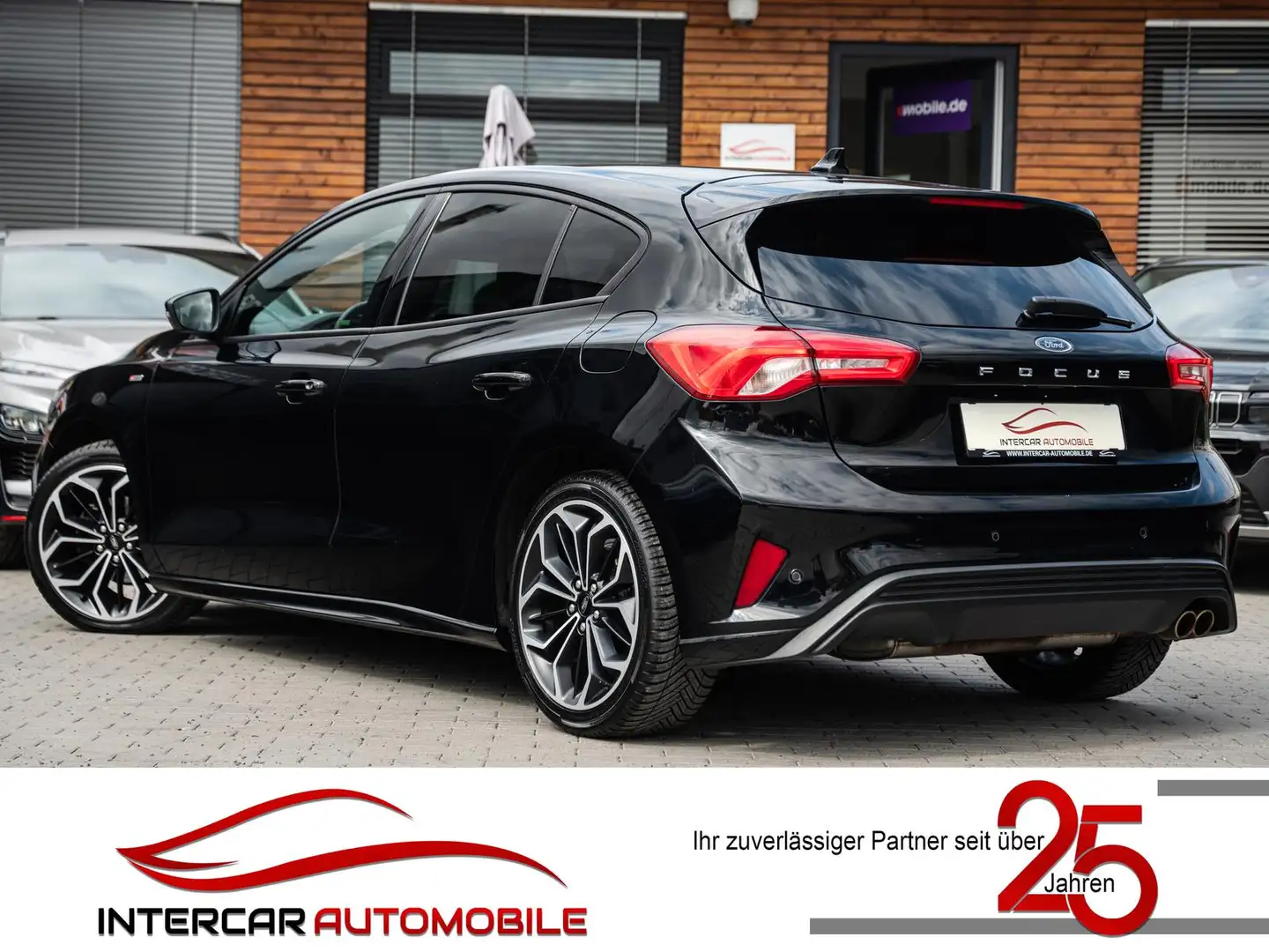Ford Focus ST-Line 1.5 EcoBoost |LED|Key-Less|CarPlay| Schwarz - 2