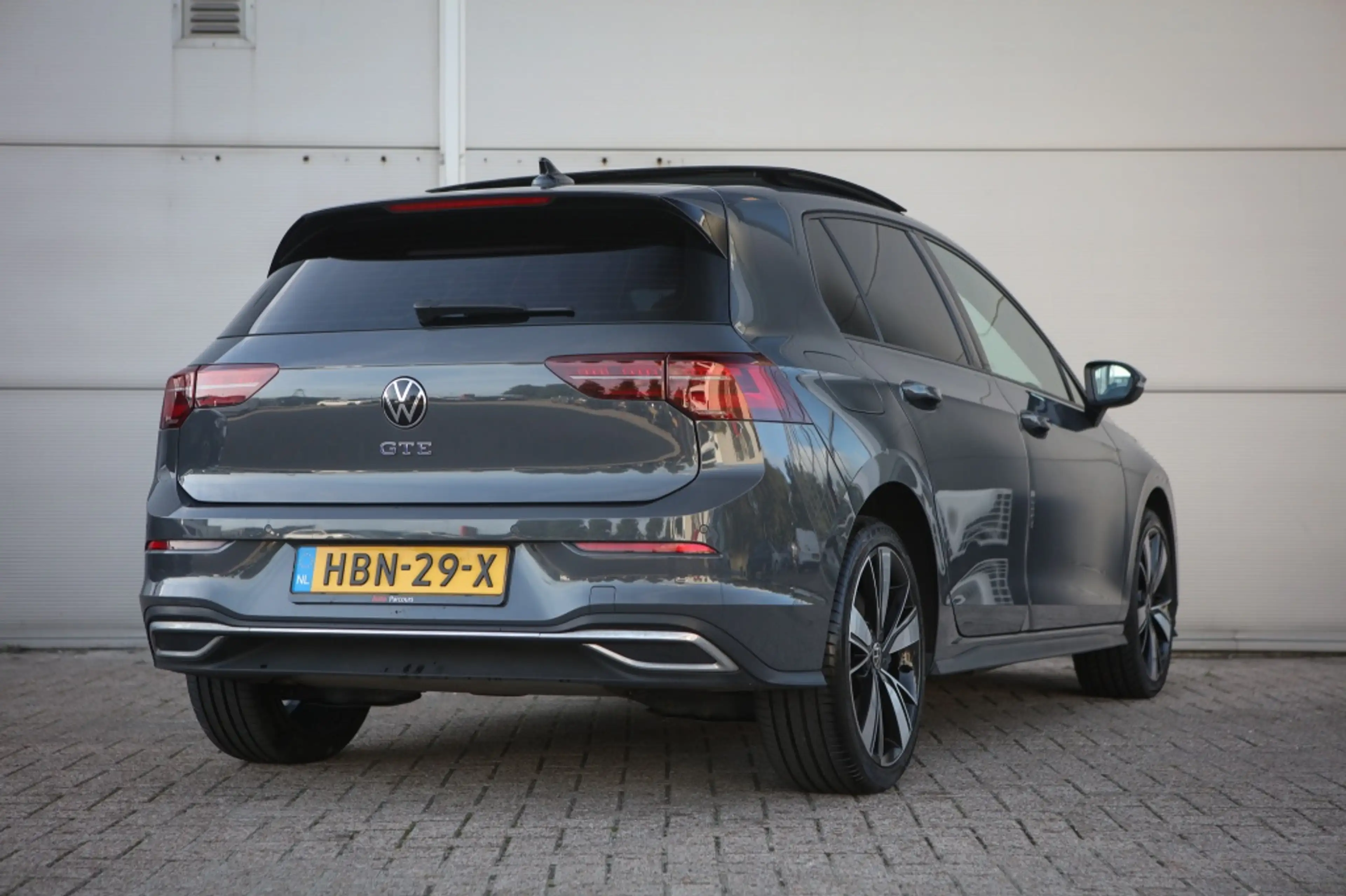 Volkswagen Golf GTE 1.4 eHybrid — photo 2