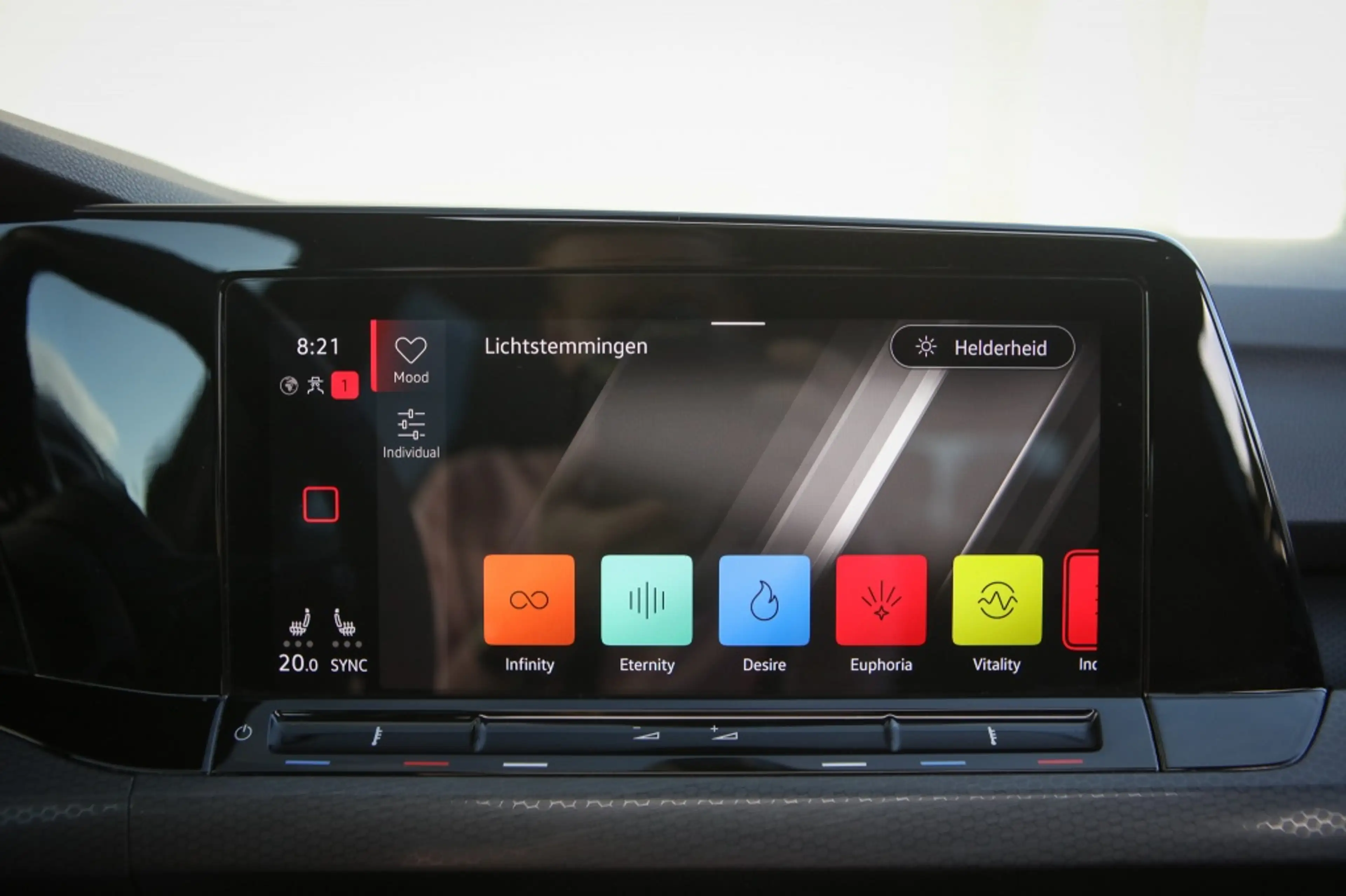 Volkswagen Golf GTE 1.4 eHybrid — photo 13