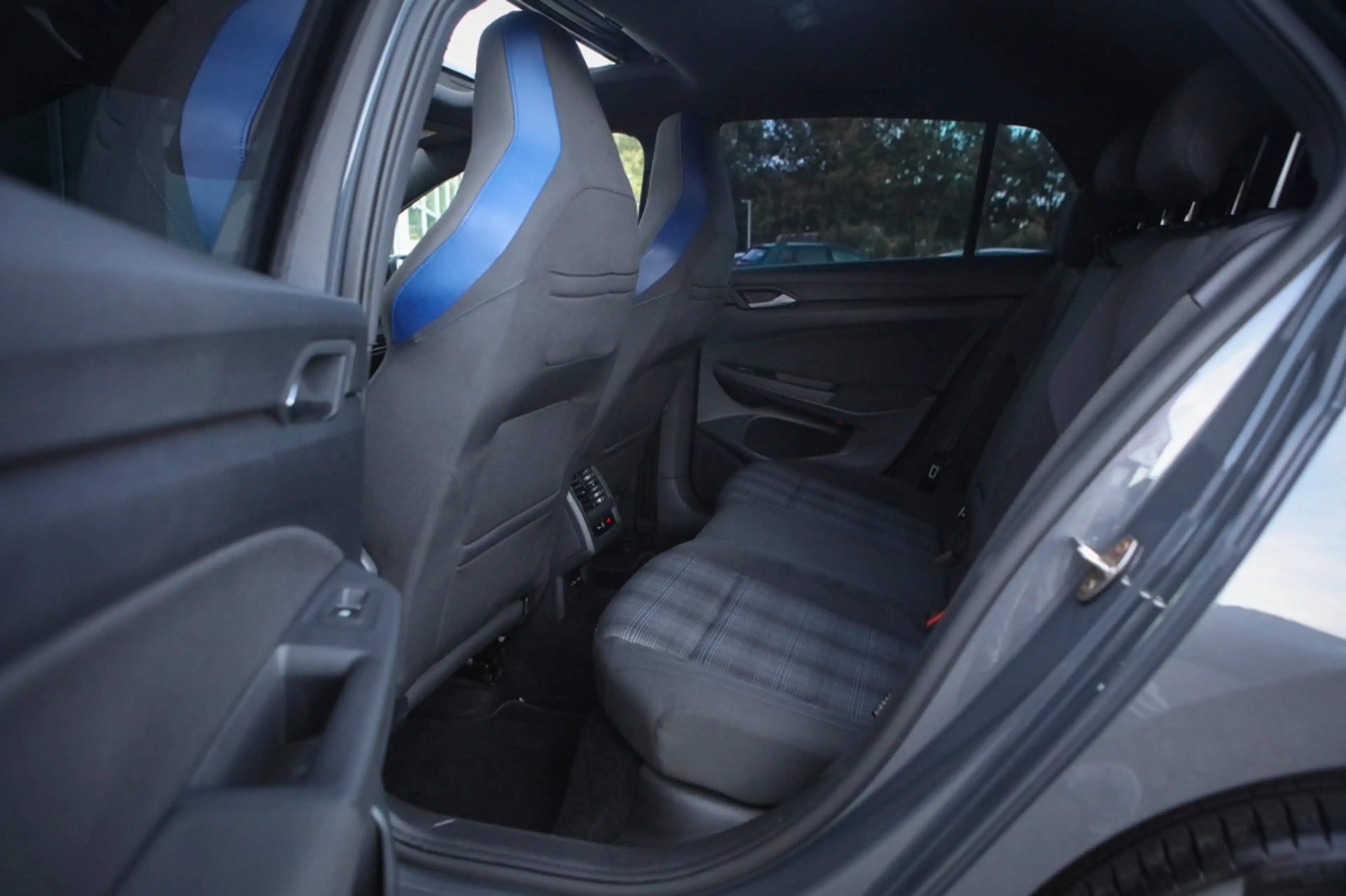 Volkswagen Golf GTE 1.4 eHybrid — photo 6