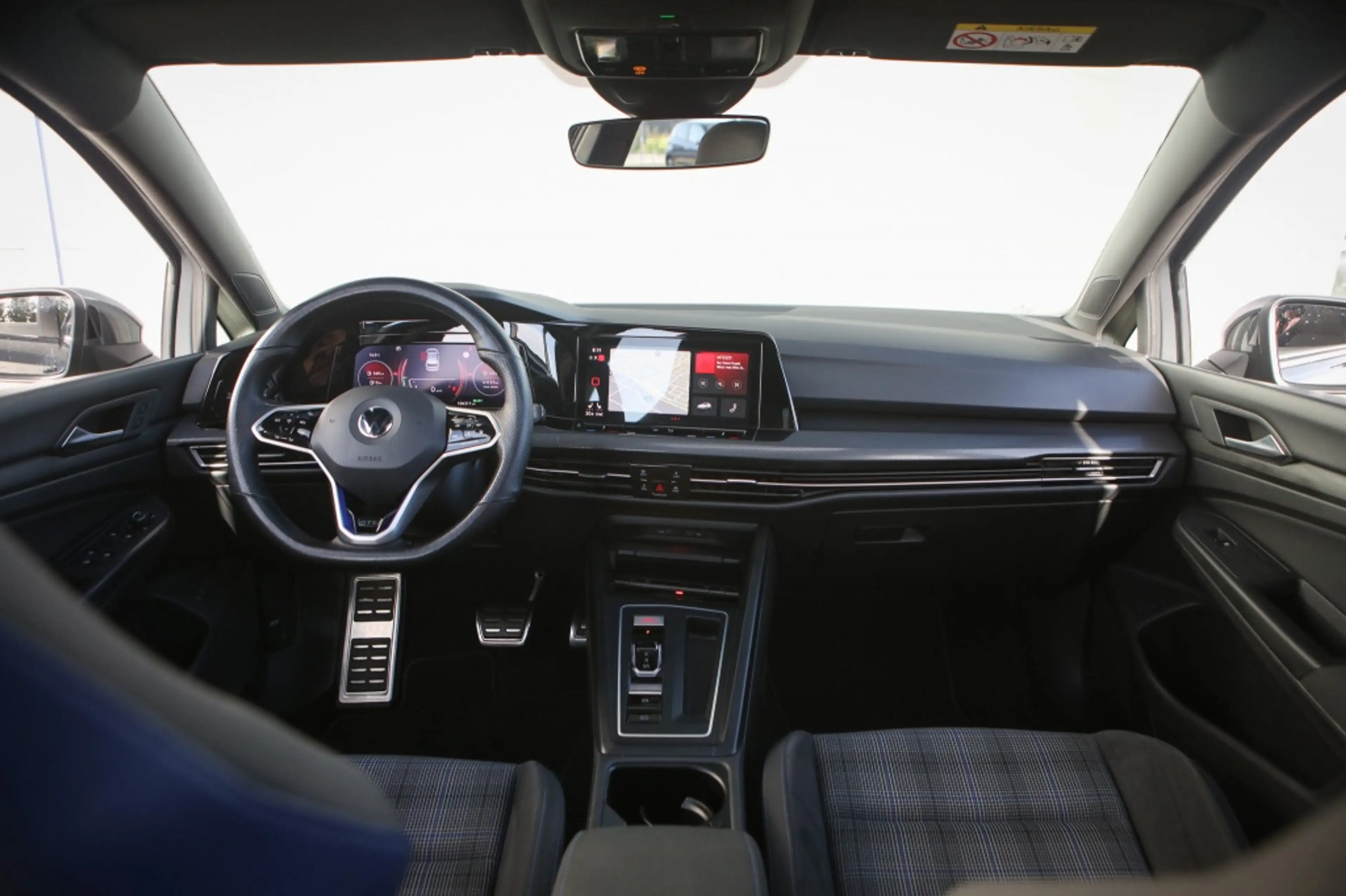 Volkswagen Golf GTE 1.4 eHybrid — photo 7