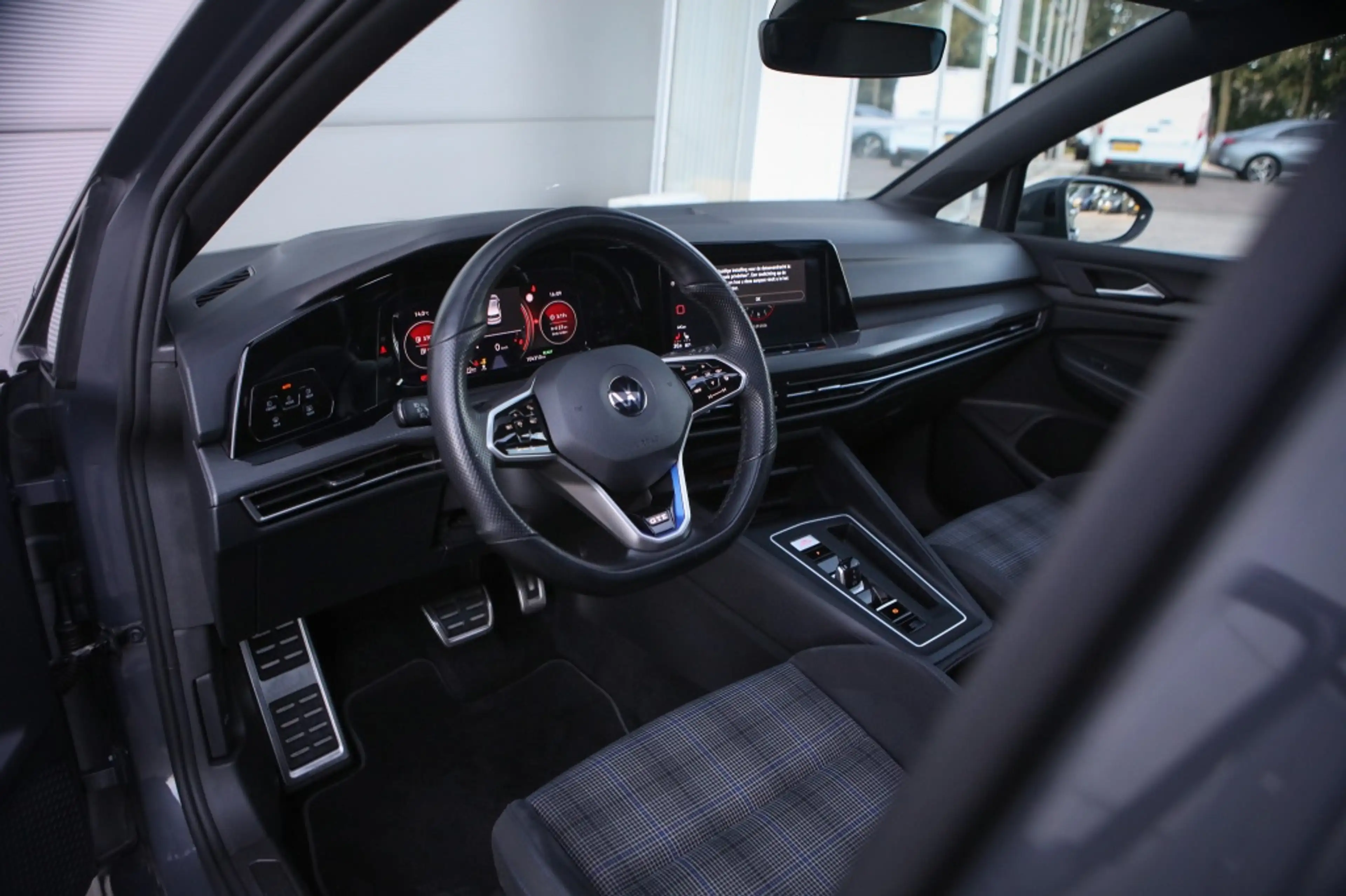 Volkswagen Golf GTE 1.4 eHybrid — photo 3