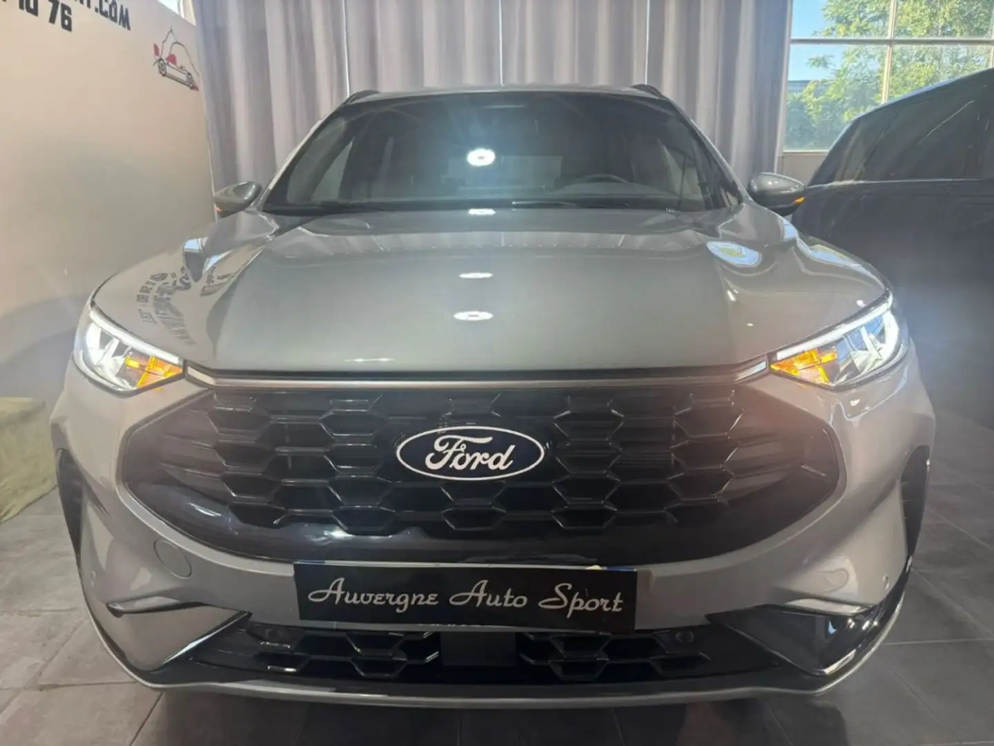 Ford Kuga 2.5 DURATEC 180CH FHEV POWERSHIFT ST-LINE 5P Šedá - 2