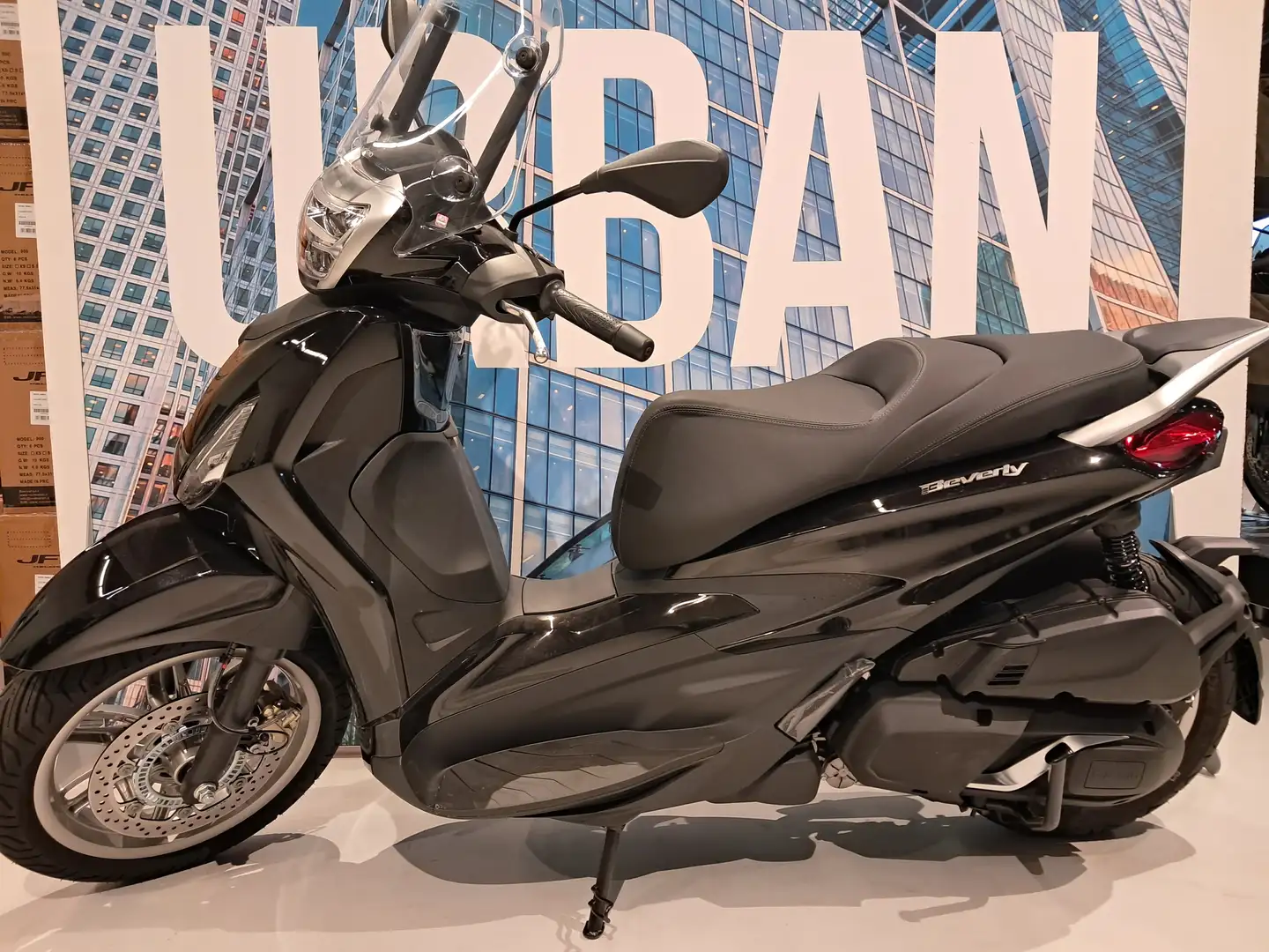 Piaggio Beverly 400 Cupolino e bauletto inclusi Nero - 2