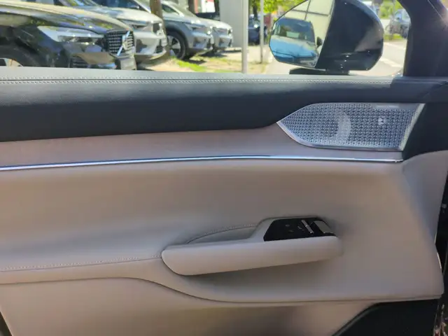 Volvo Ex90 view 10