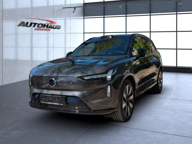 Volvo Ex90 view 3