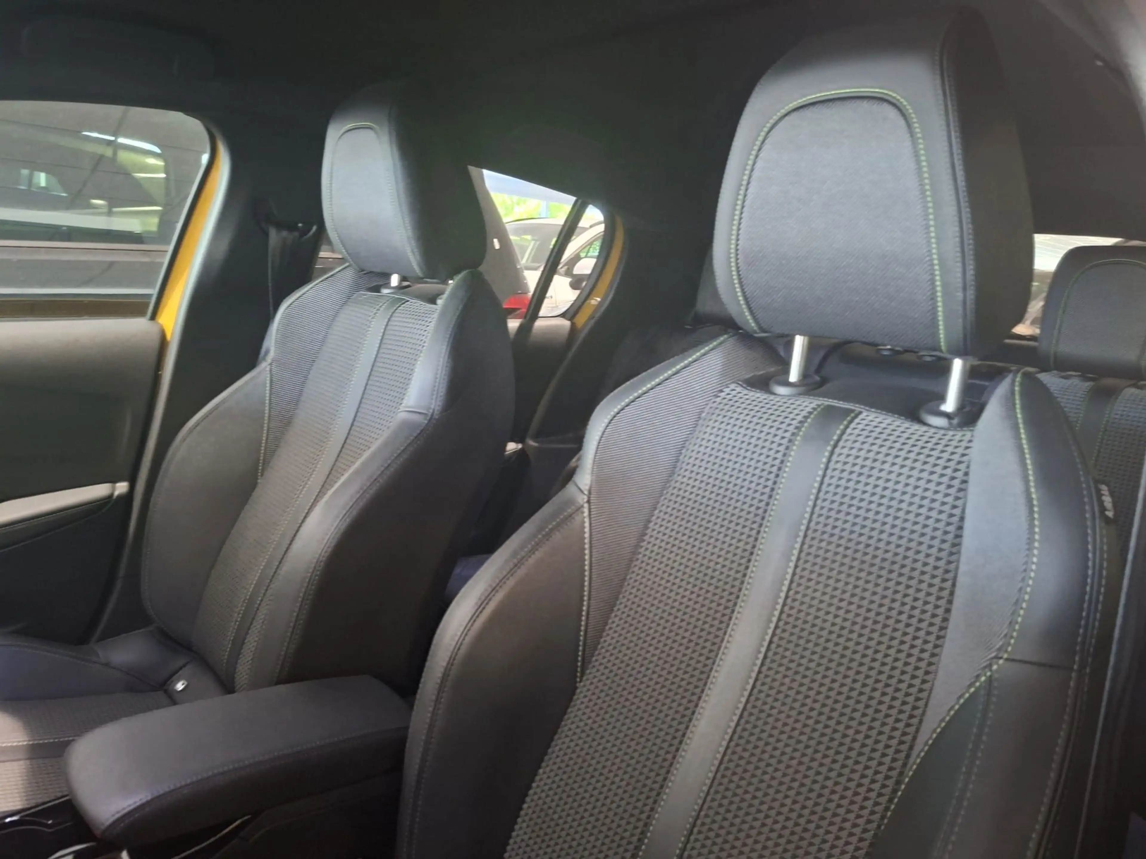 Peugeot 208 1.2 PureTech GT-Line automaat / app / camera /navi — photo 6