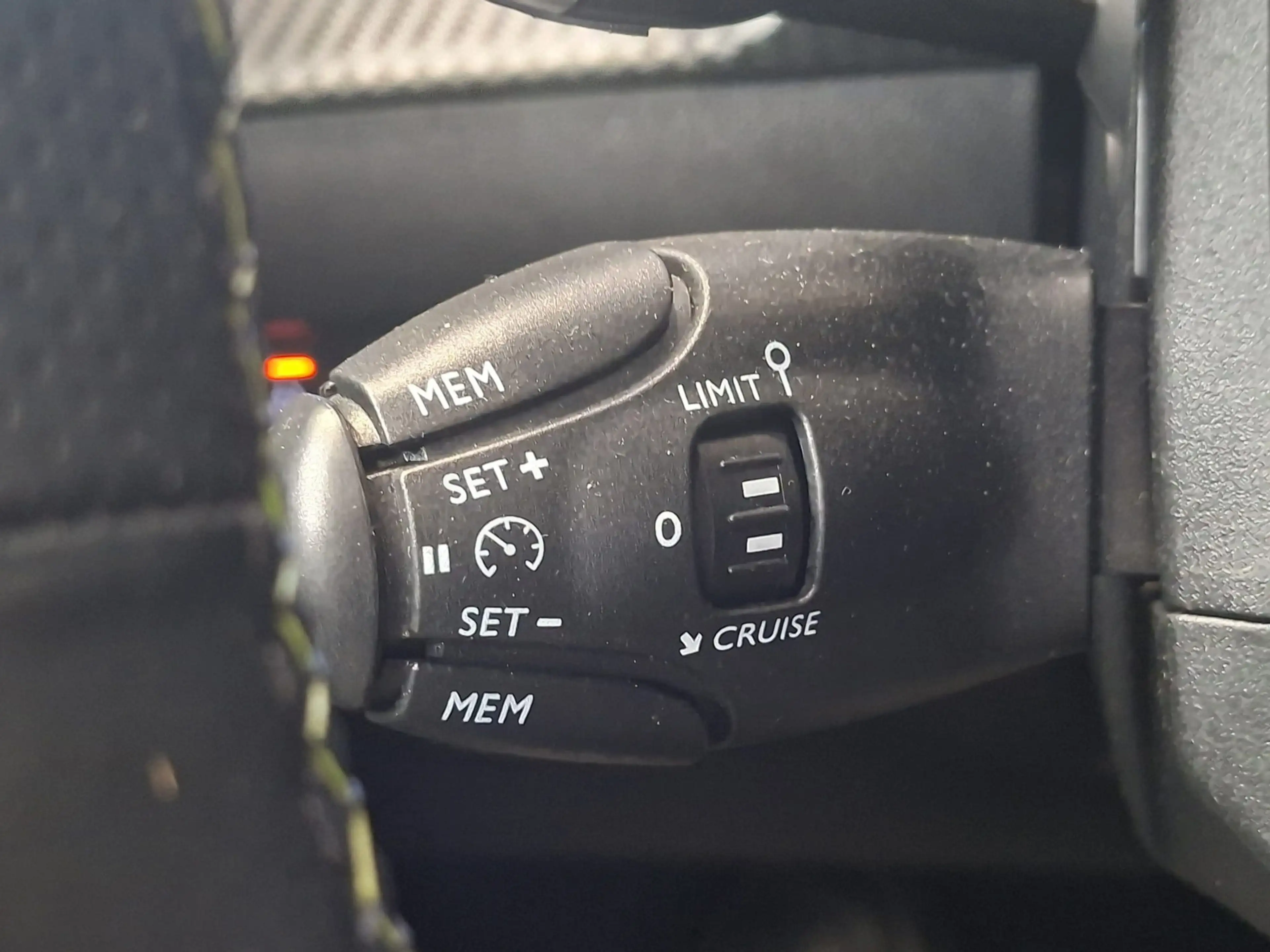 Peugeot 208 1.2 PureTech GT-Line automaat / app / camera /navi — photo 21