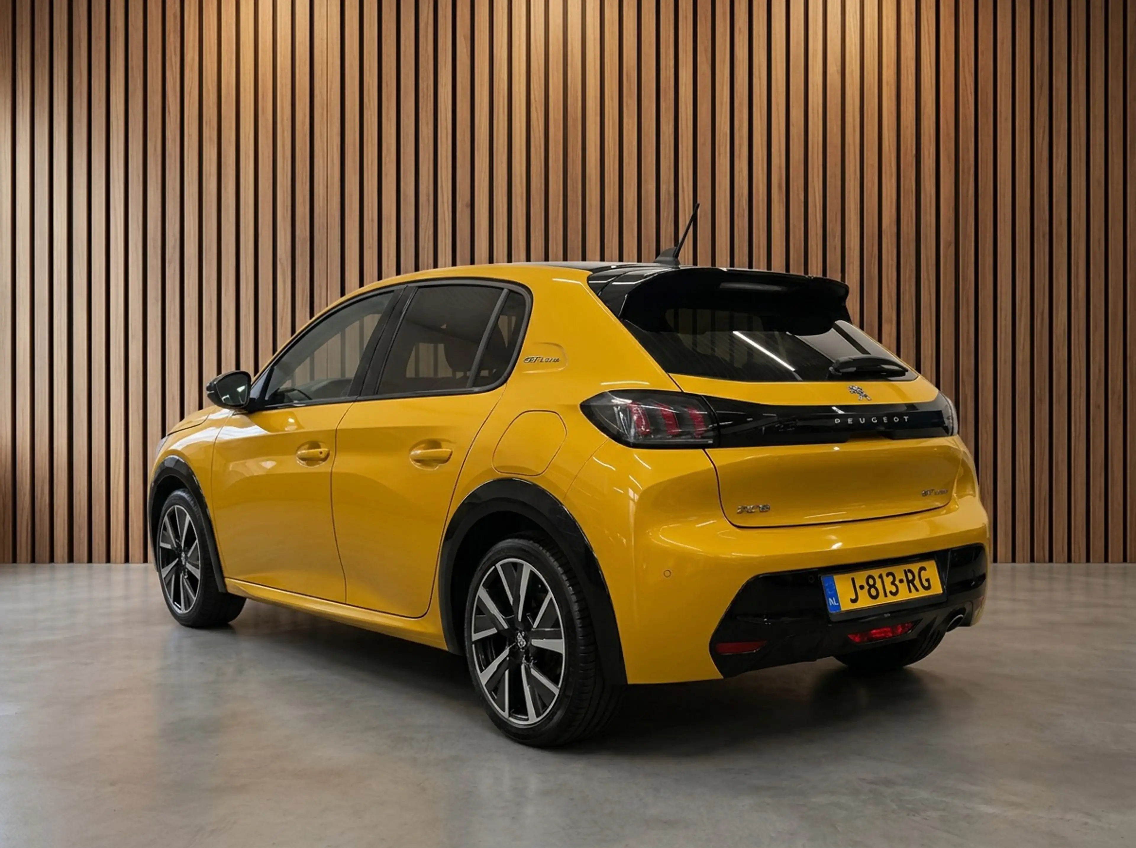 Peugeot 208 1.2 PureTech GT-Line automaat / app / camera /navi — photo 5