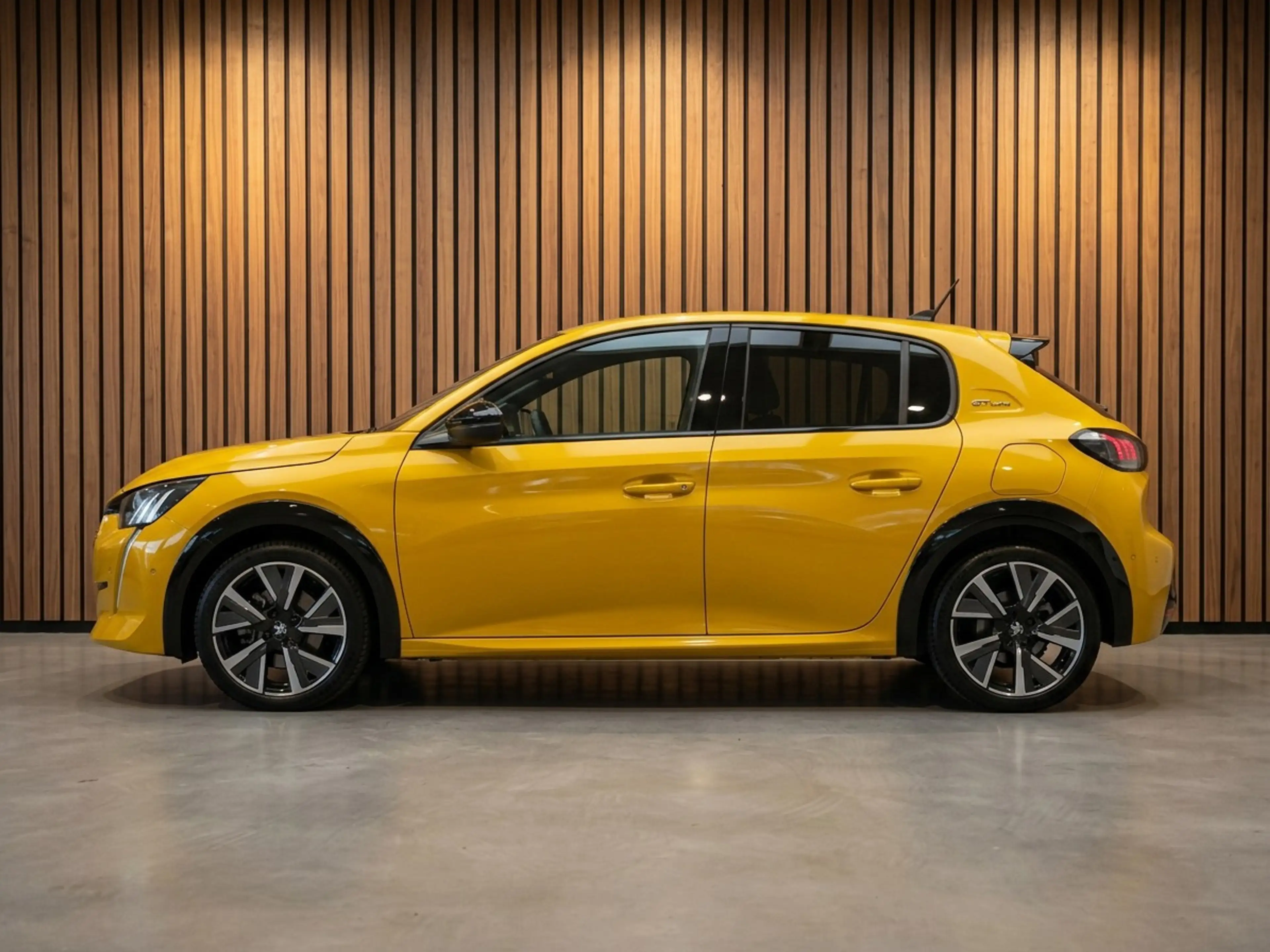 Peugeot 208 1.2 PureTech GT-Line automaat / app / camera /navi — photo 10