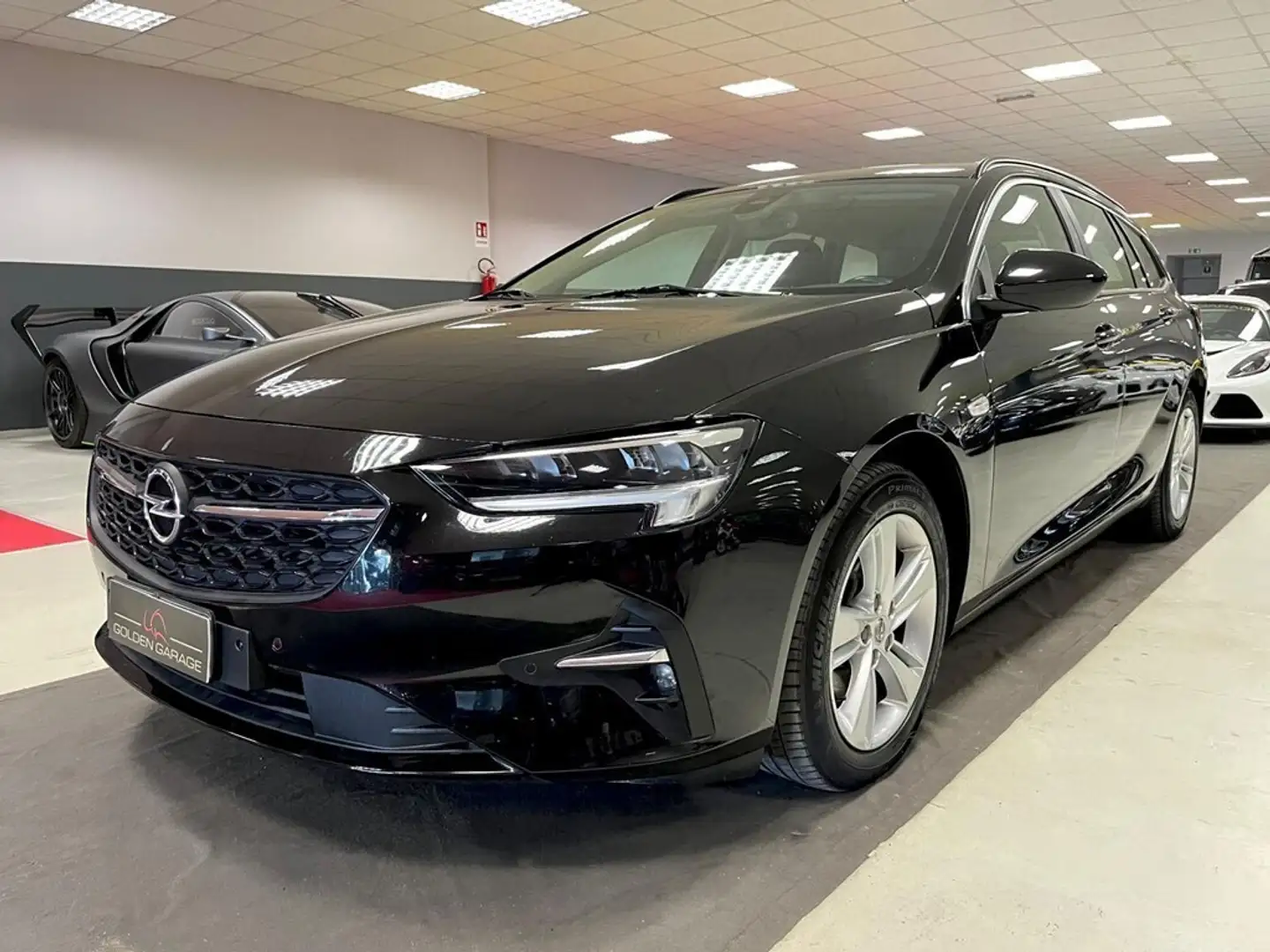 Opel Insignia 2.0 CDTI S&S aut. Sports Tourer Business Schwarz - 2