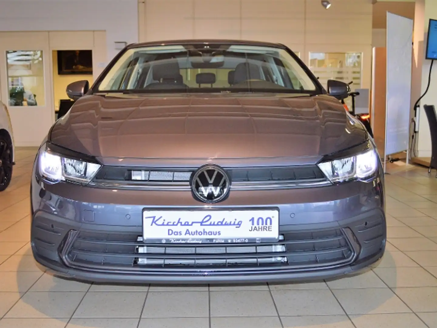 Volkswagen Polo 1,0 TSI DSG Life KLIMA APP C. LED Grau - 2