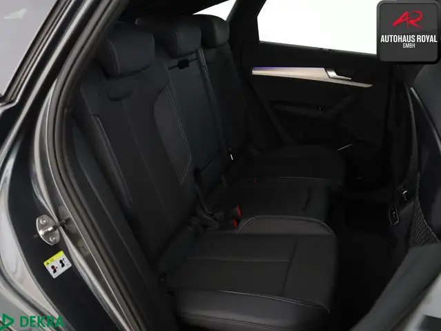 Audi Q5 view 12