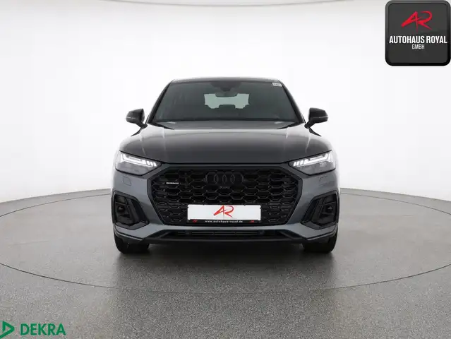 Audi Q5 view 8