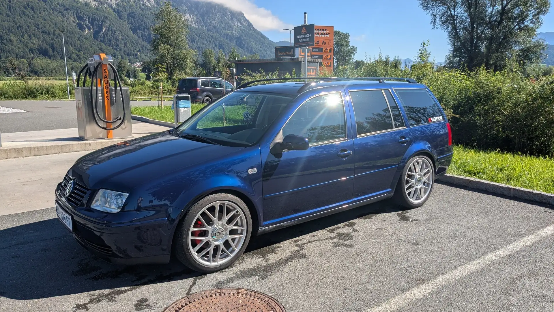 Volkswagen Bora Variant 2.3 V5 4Motion Highline Niebieski - 1