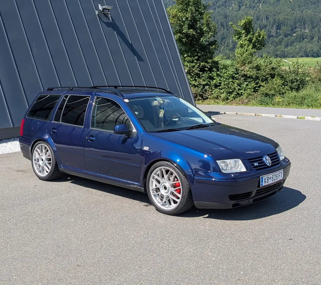 Volkswagen Bora Variant 2.3 V5 4Motion Highline Niebieski - 2
