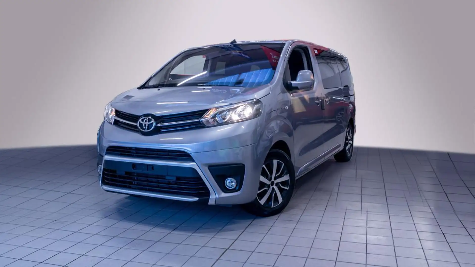 Toyota Proace Verso Electric 75 kWh L1 Short D Executive Gris - 1