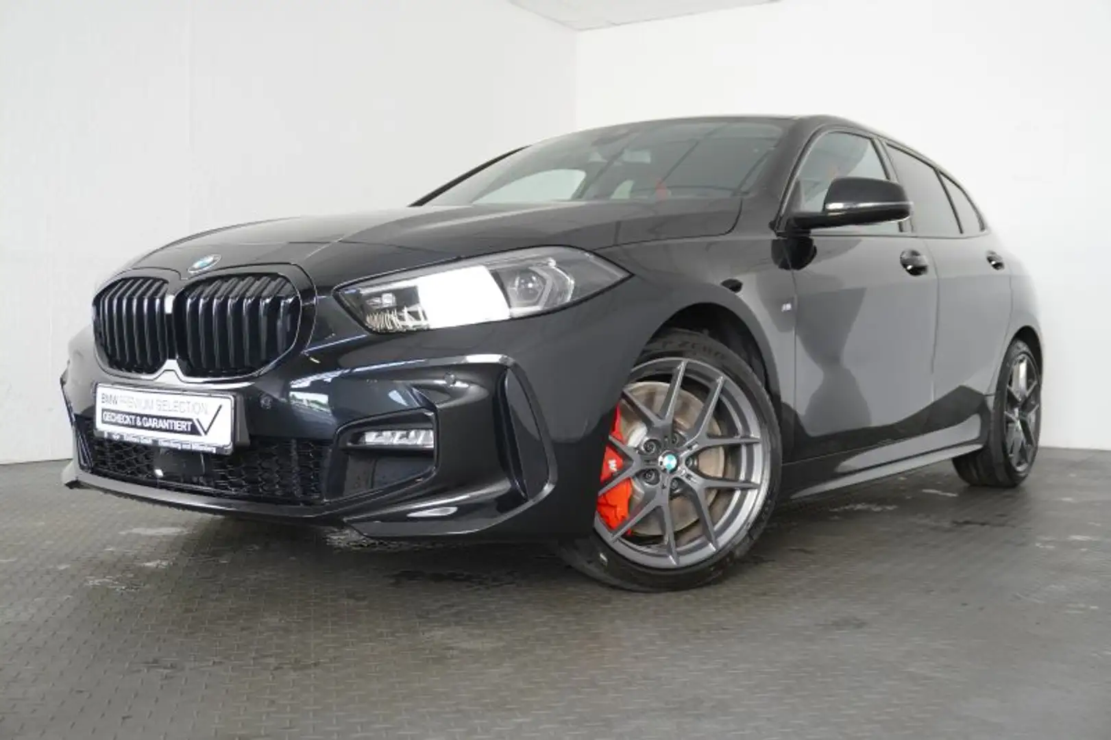 BMW 118 i 5-Türer M Sport *NAVI.LEDER.LED-SW.PDC* Schwarz - 2