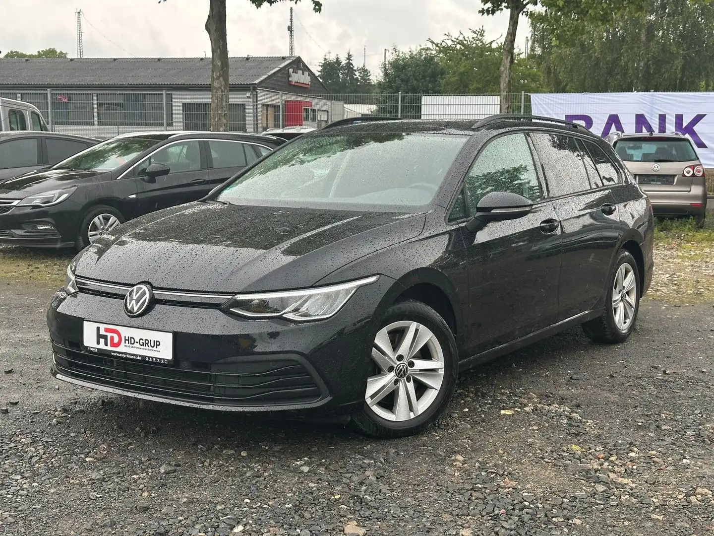 Volkswagen Golf VIII Variant Life*LED*NAVI*AHK*PDC*DIGITAL* Schwarz - 2