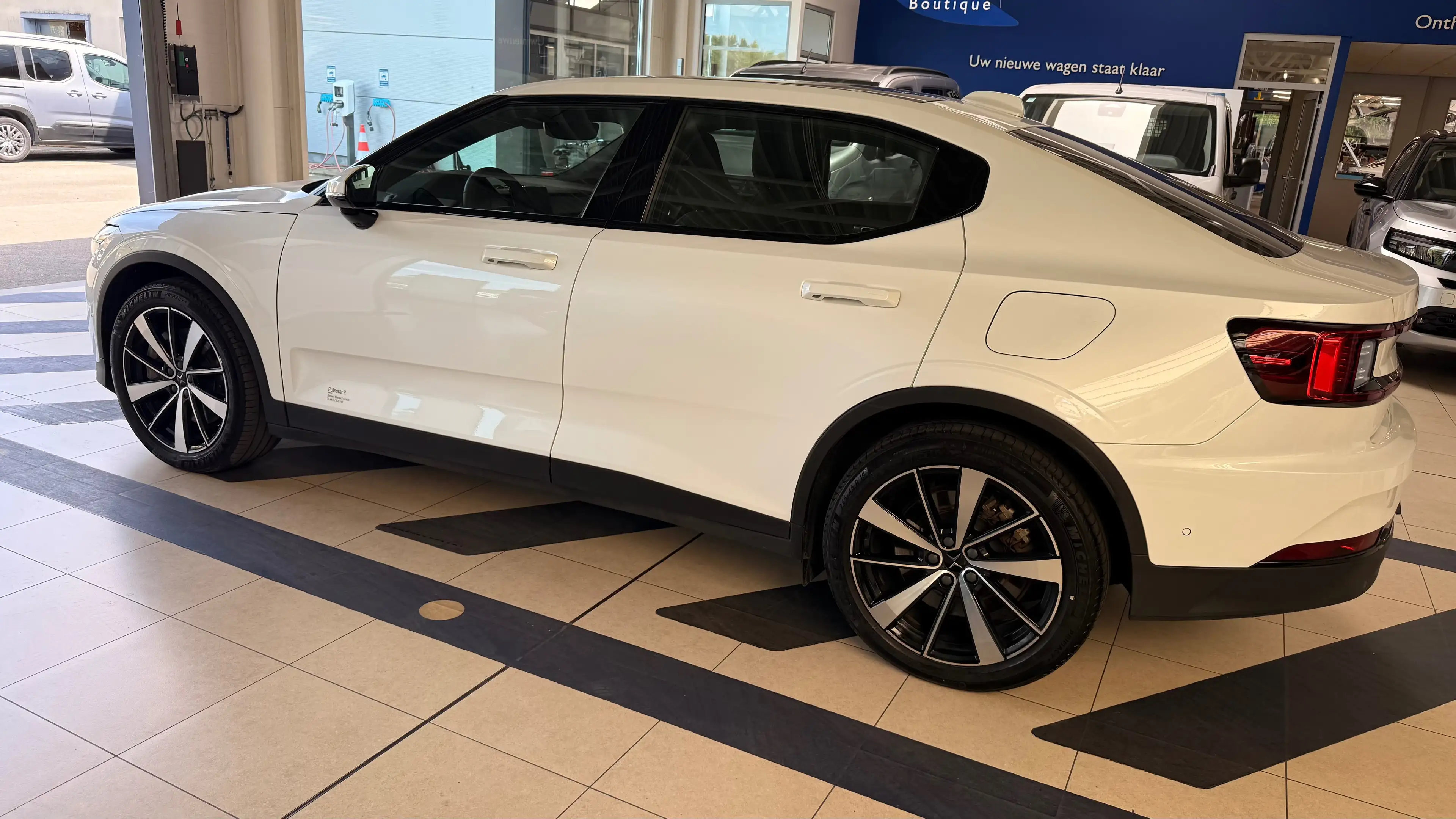 Polestar 2 Polestar 2 78 kWh Dual Motor MY23 (300kW) — photo 3