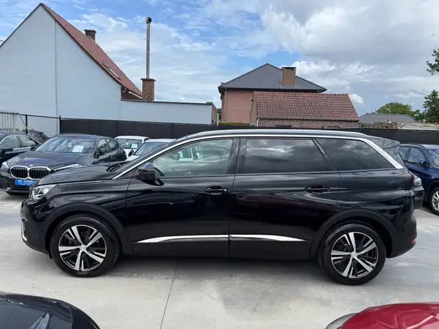 Peugeot 5008 view 8