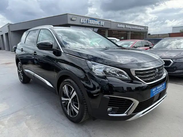 Peugeot 5008 view 3