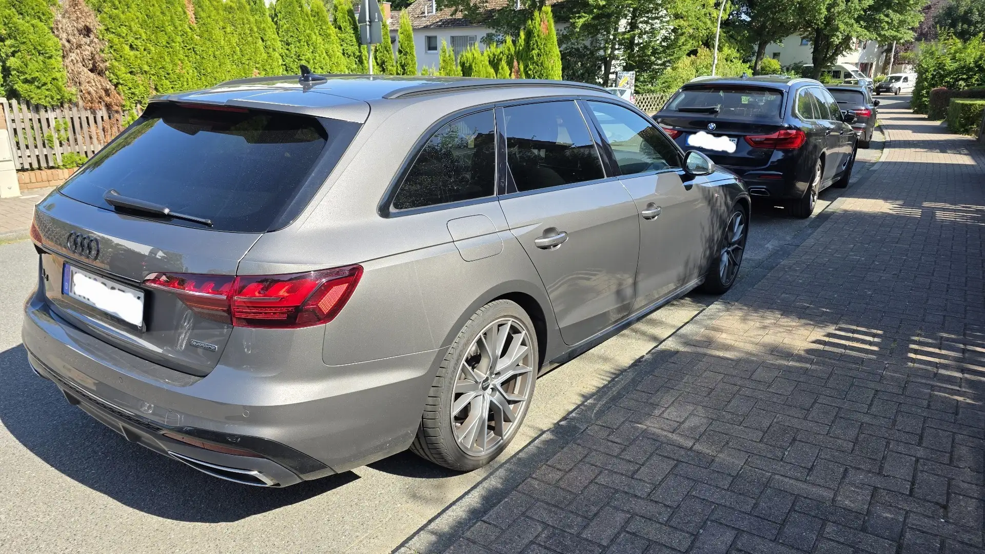 Audi A4 Avant 40 TDI quattro S tronic line Grau - 2