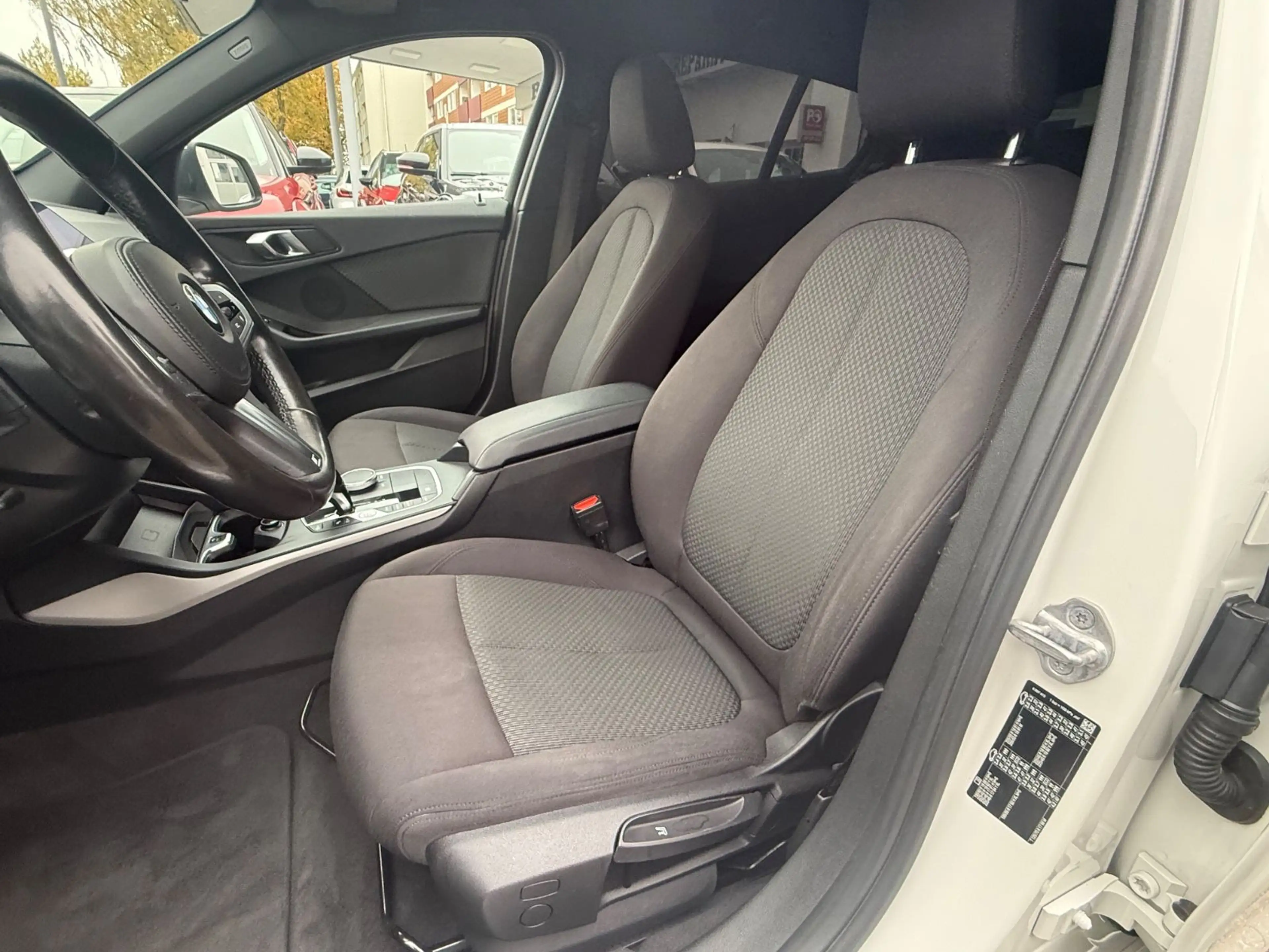 BMW 118 Limousine*NeuesModel**CarPlay*Navi*LED*PDC — photo 11