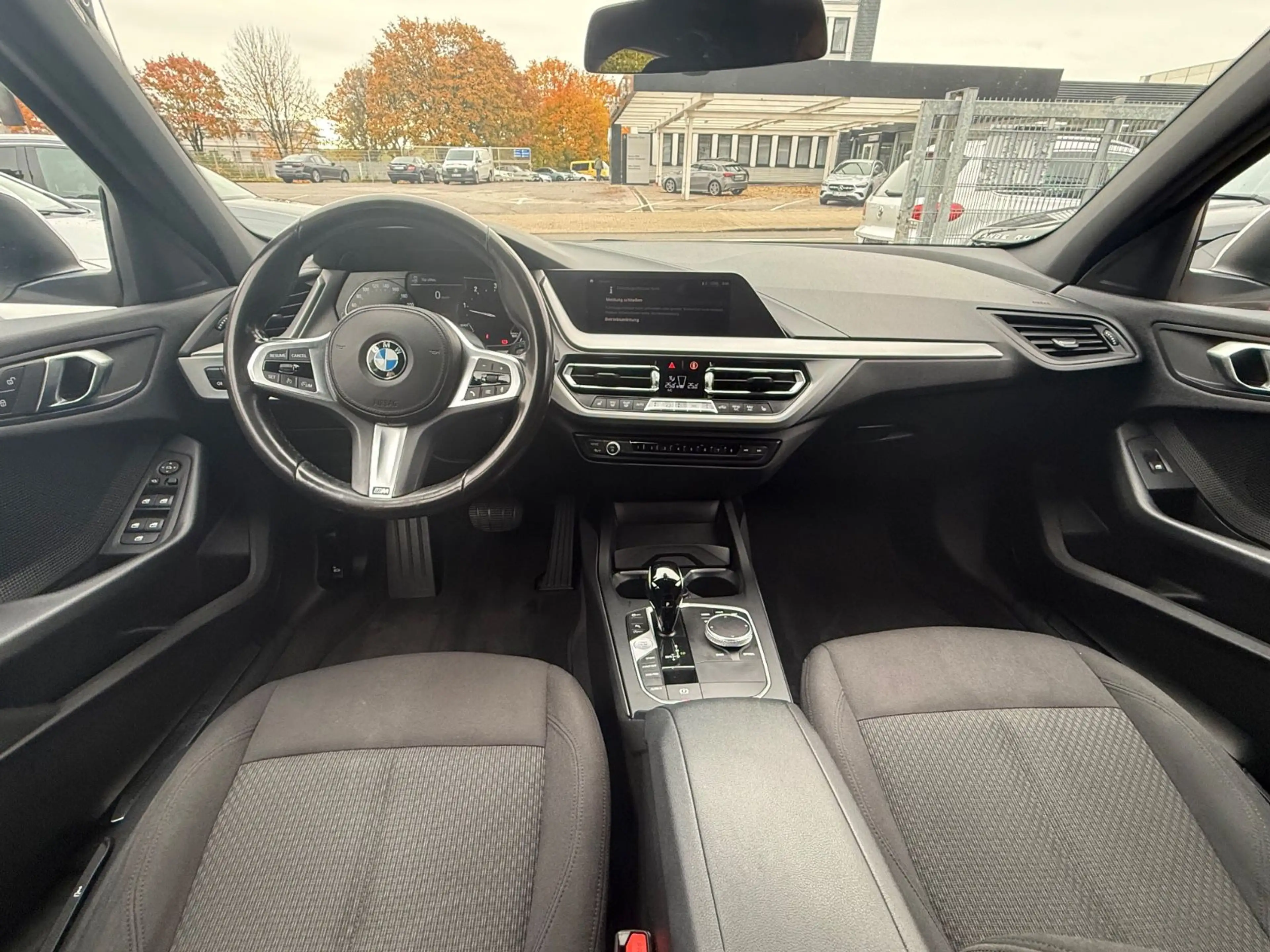 BMW 118 Limousine*NeuesModel**CarPlay*Navi*LED*PDC — photo 15