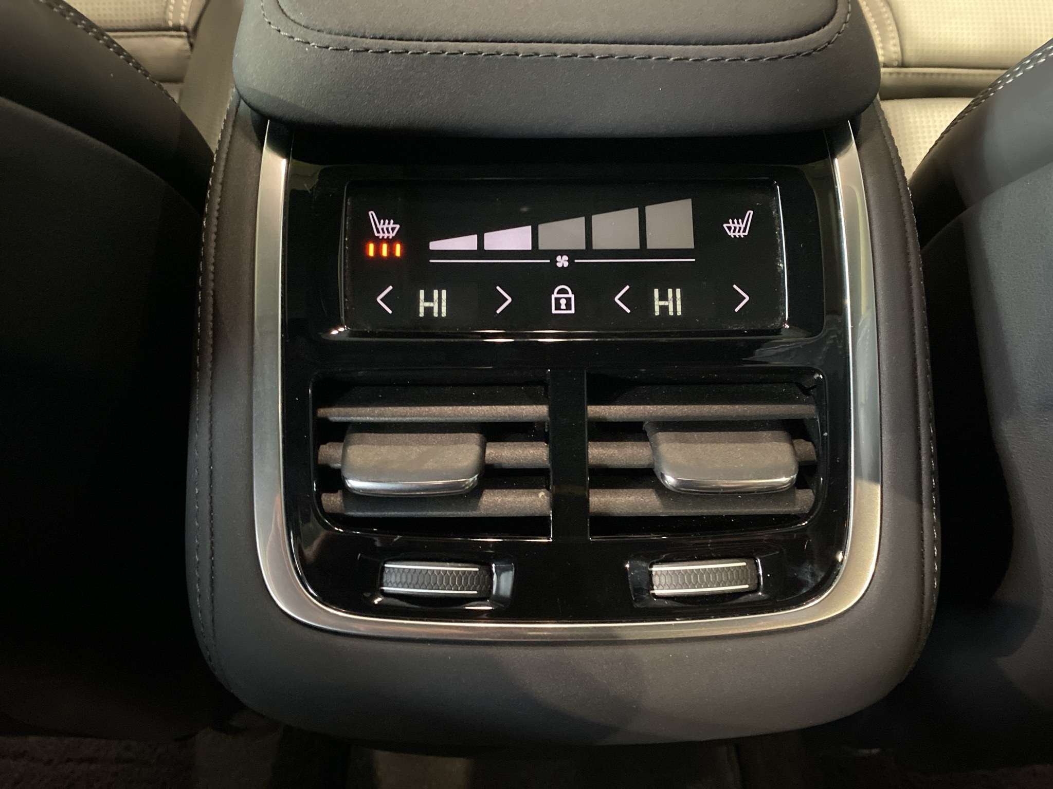 2026 Volvo XC90 B6 AWD Ultra Bright Theme 7-Seater thumb 19