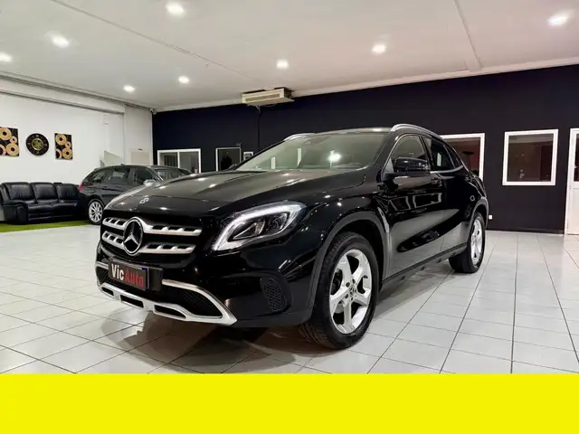 Mercedes-Benz GLA 200