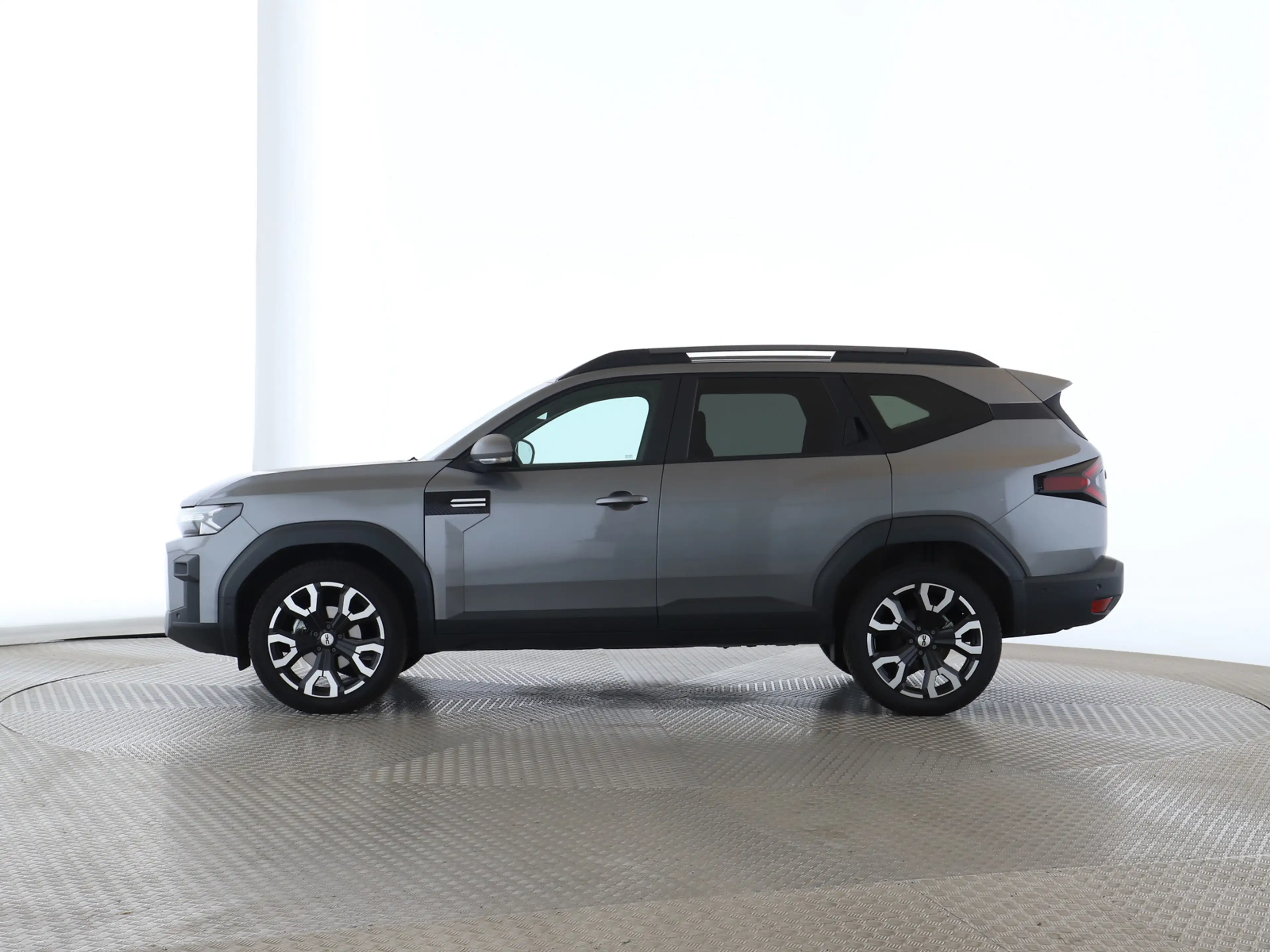 Dacia Bigster 1.8 E-TECH Hybrid 155 Journey — photo 8