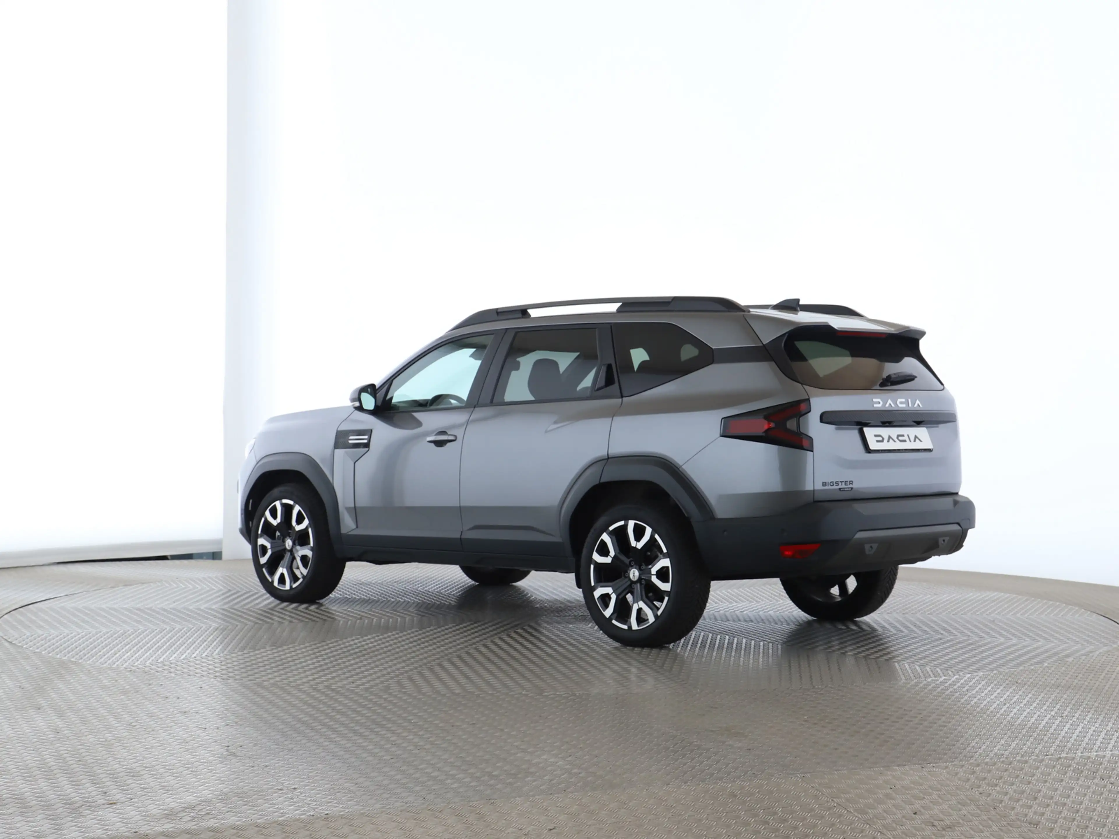 Dacia Bigster 1.8 E-TECH Hybrid 155 Journey — photo 11