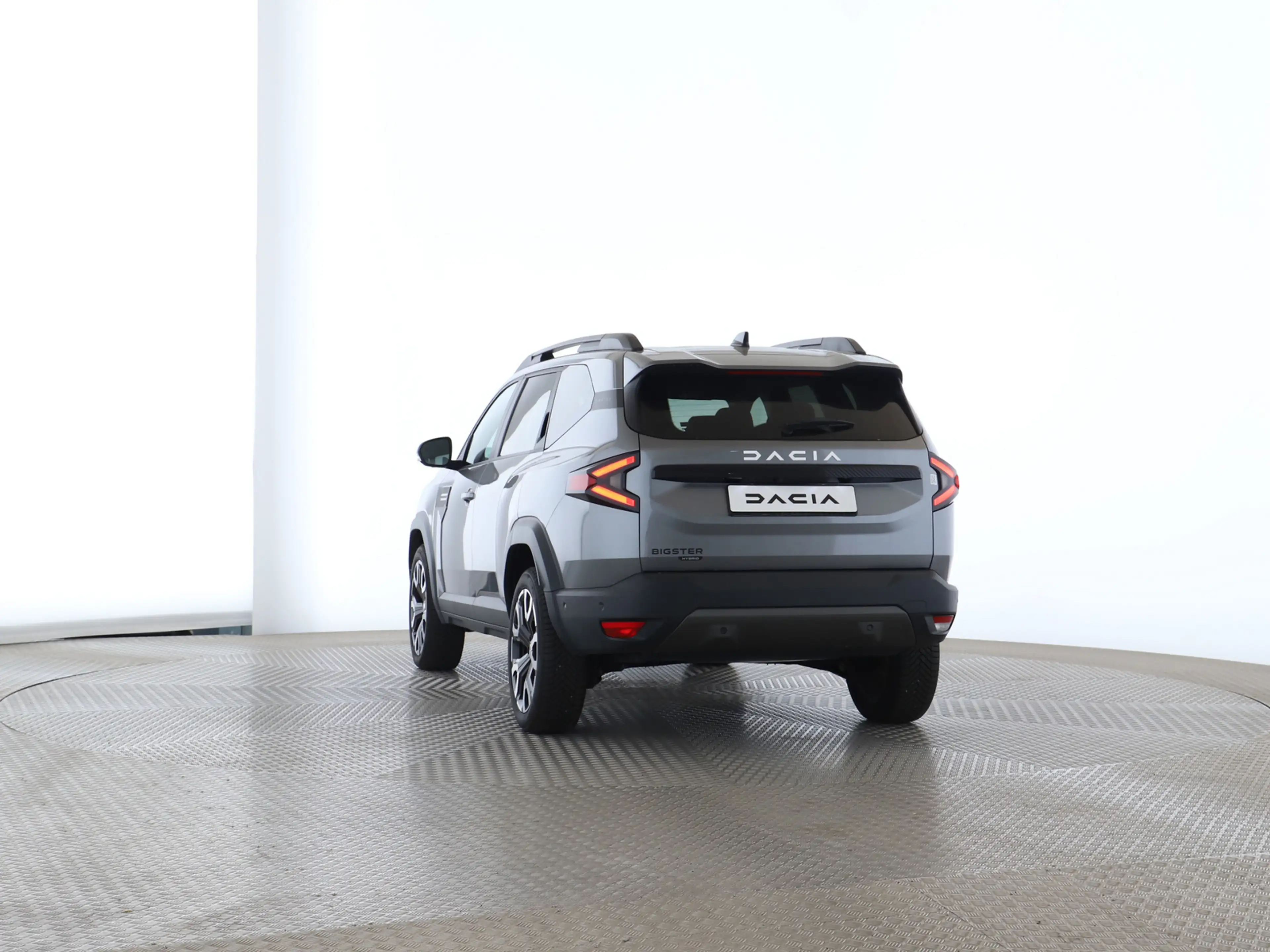 Dacia Bigster 1.8 E-TECH Hybrid 155 Journey — photo 13
