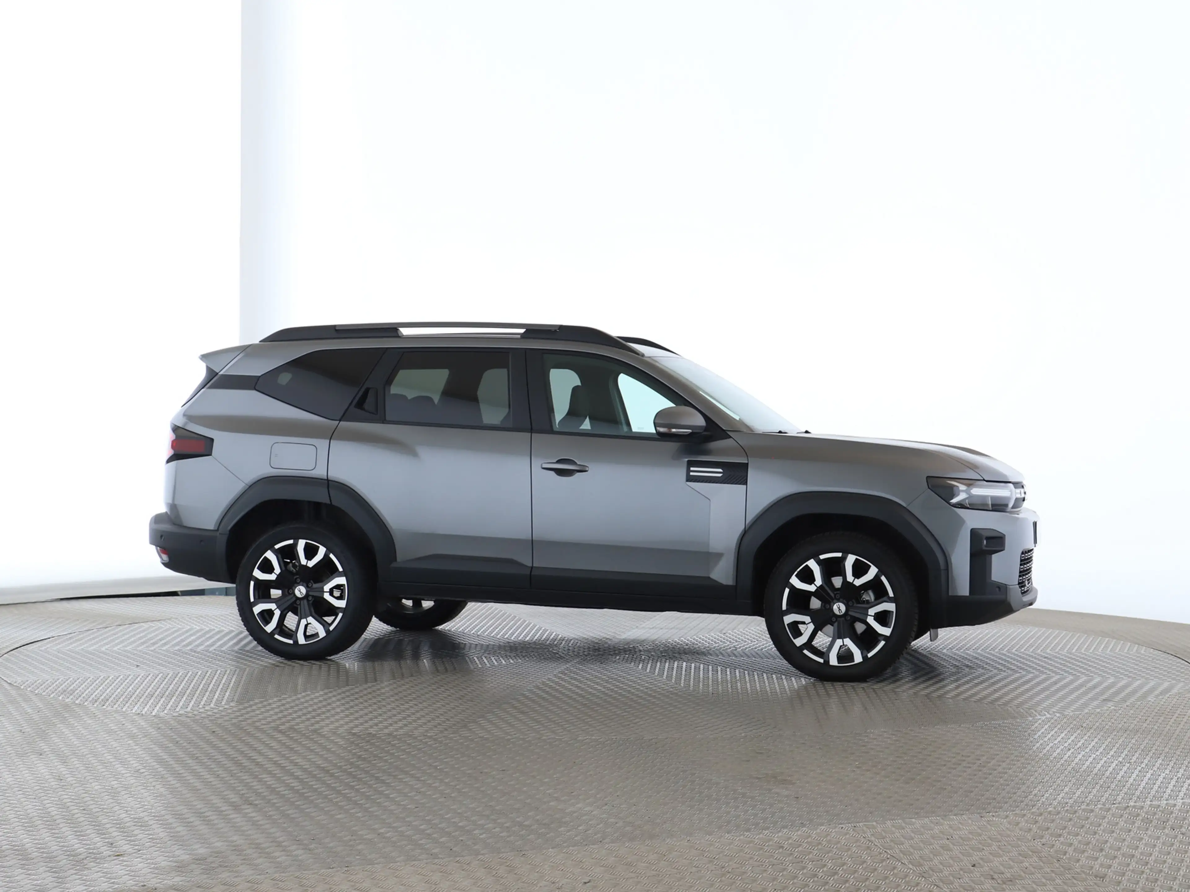 Dacia Bigster 1.8 E-TECH Hybrid 155 Journey — photo 21
