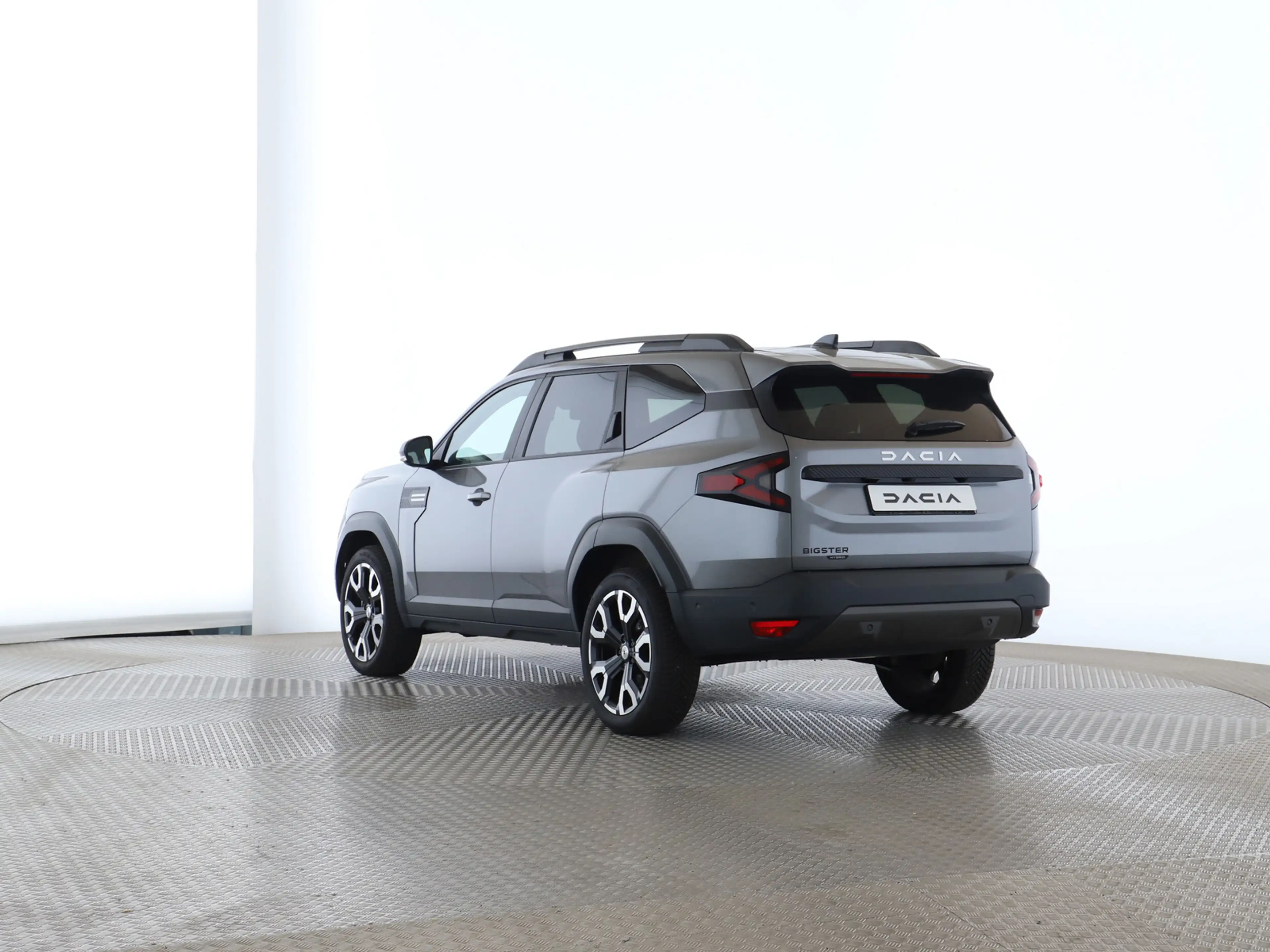 Dacia Bigster 1.8 E-TECH Hybrid 155 Journey — photo 12