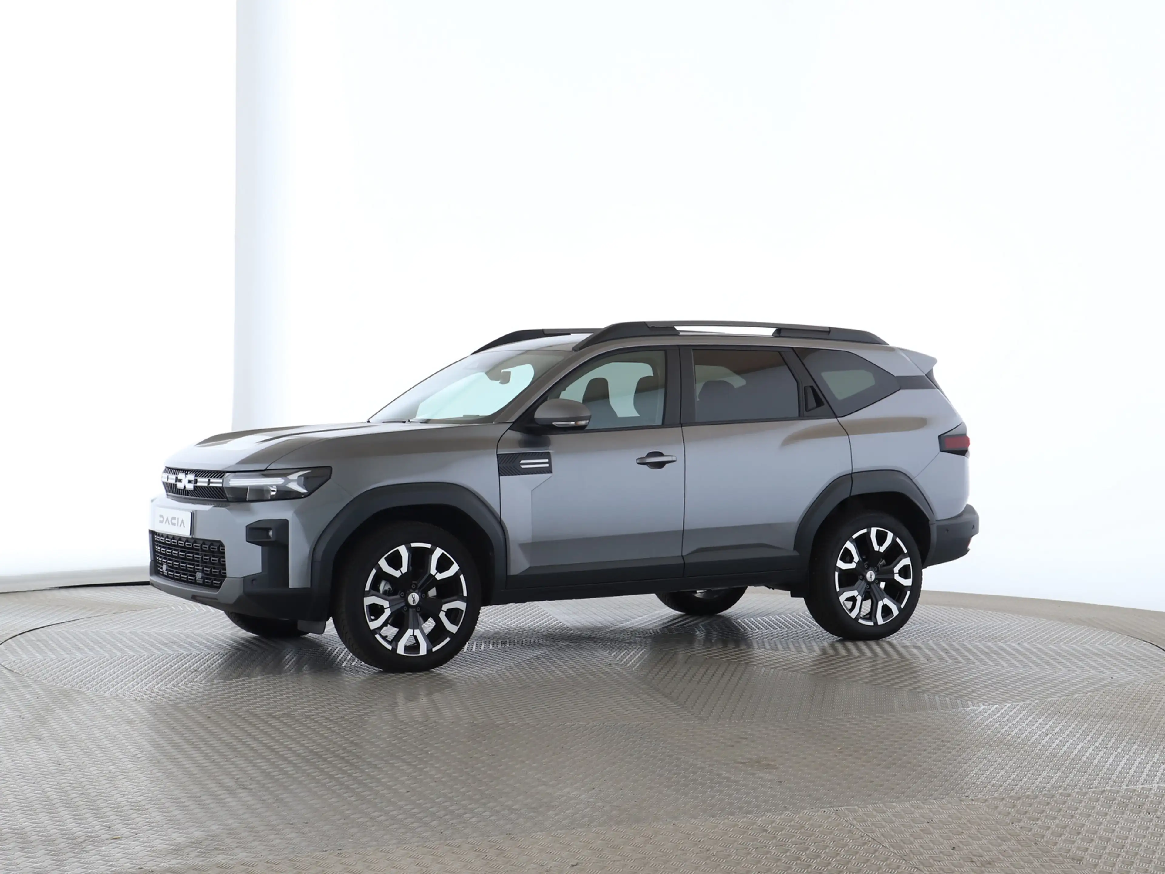 Dacia Bigster 1.8 E-TECH Hybrid 155 Journey — photo 5