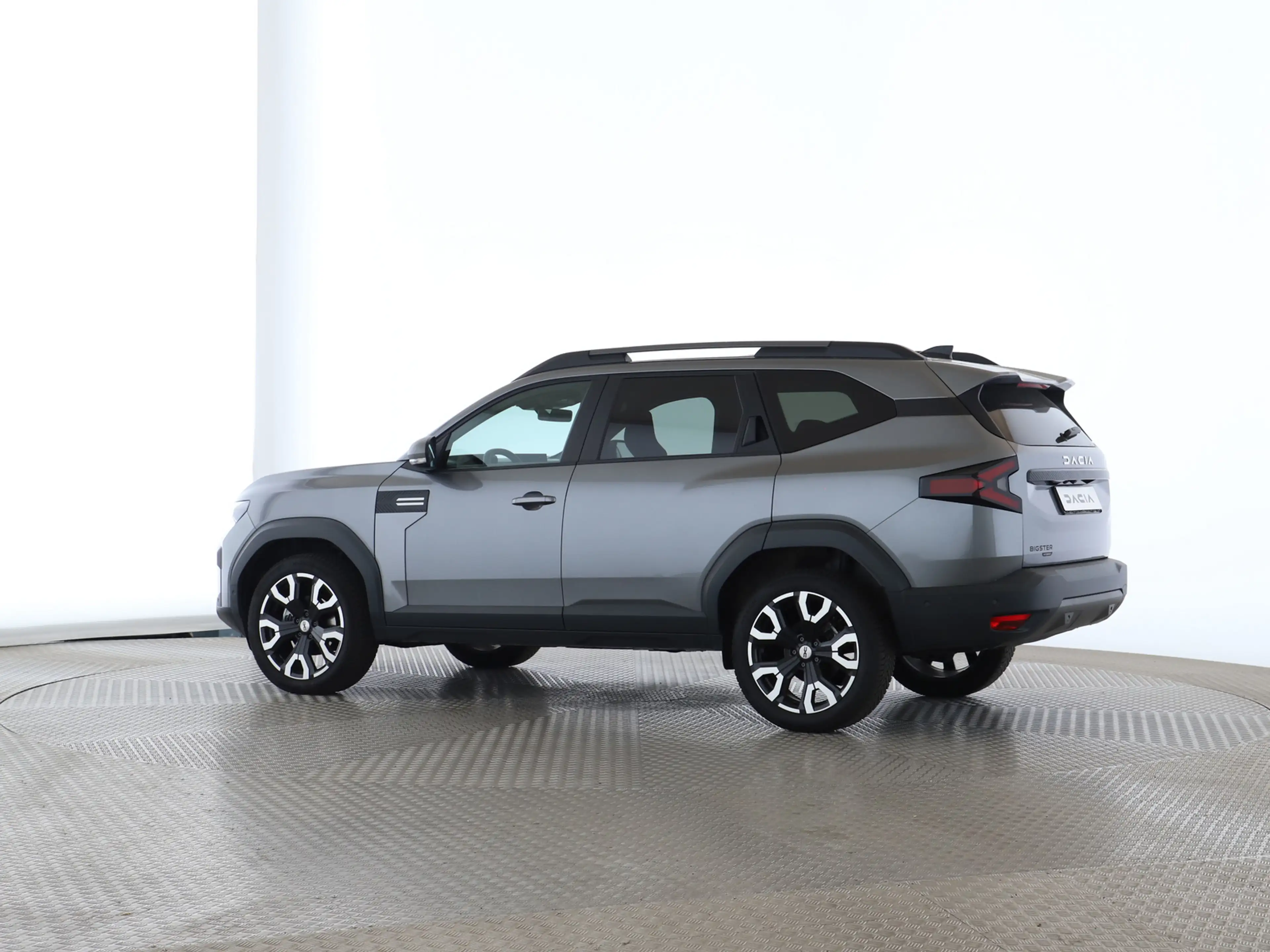 Dacia Bigster 1.8 E-TECH Hybrid 155 Journey — photo 10