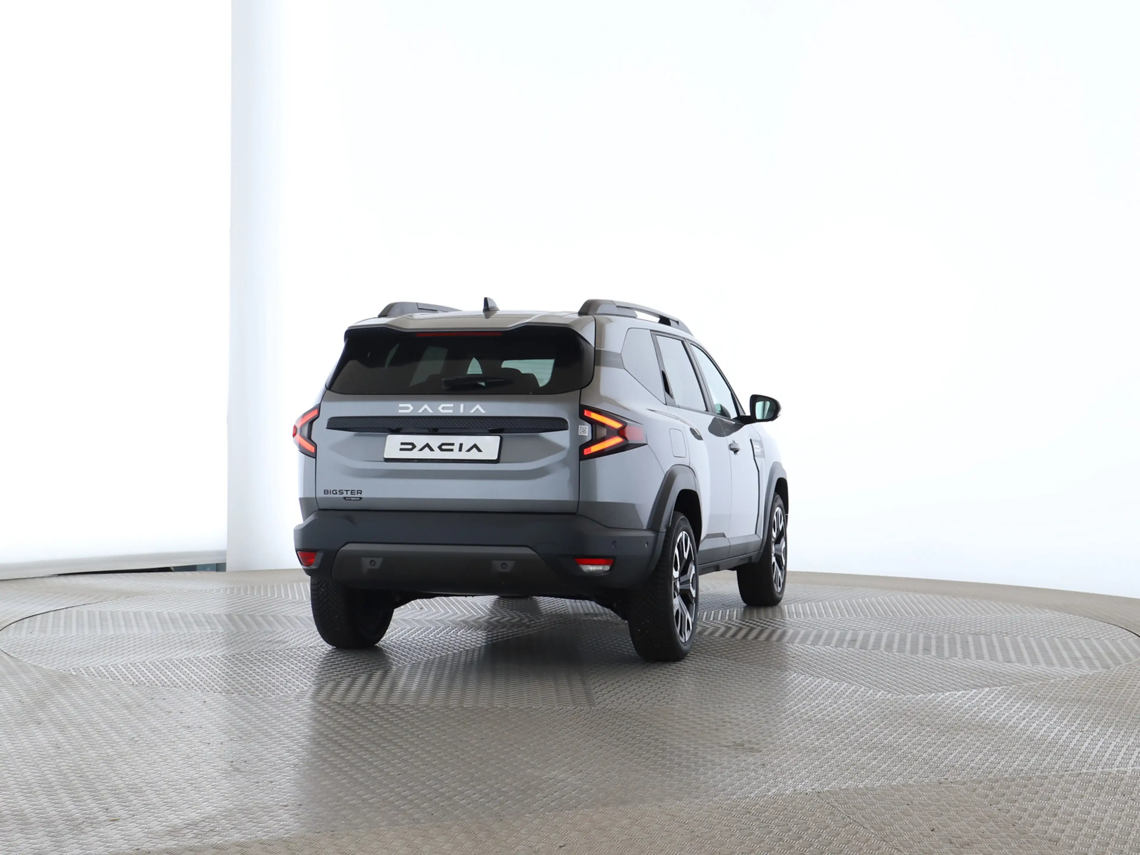 Dacia Bigster 1.8 E-TECH Hybrid 155 Journey — photo 15
