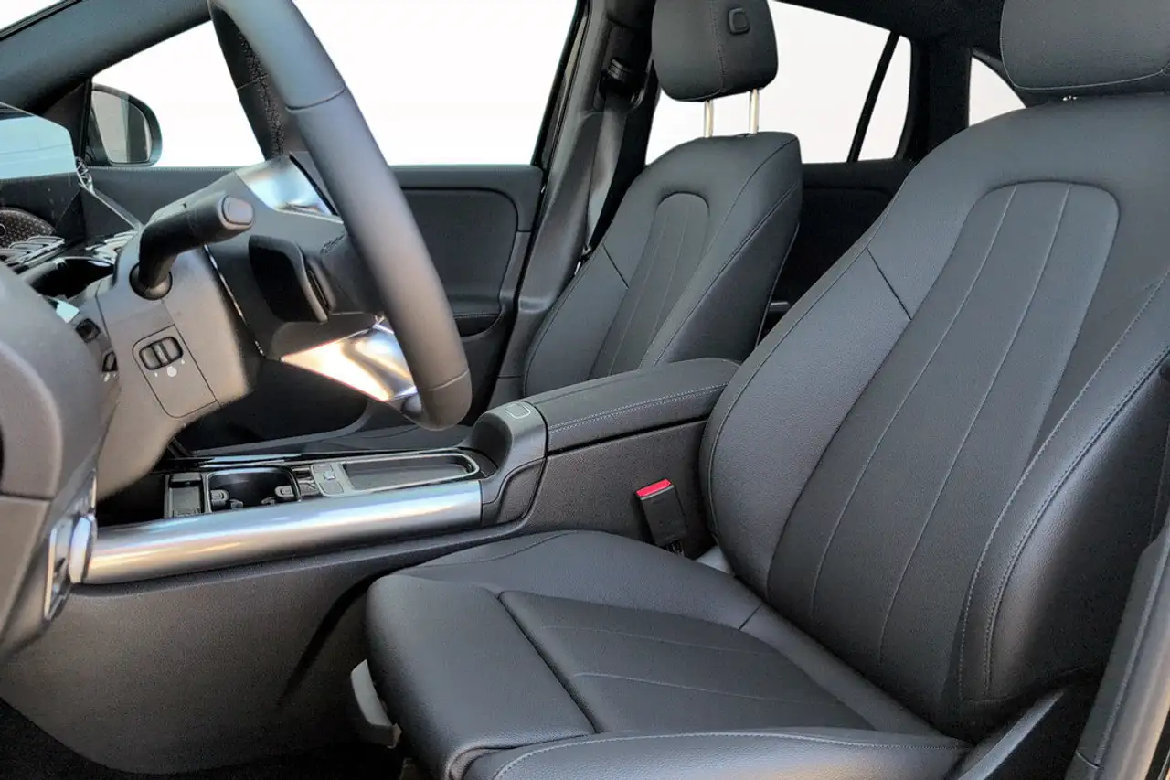 Mercedes-Benz GLA снимка Mercedes-Benz GLA