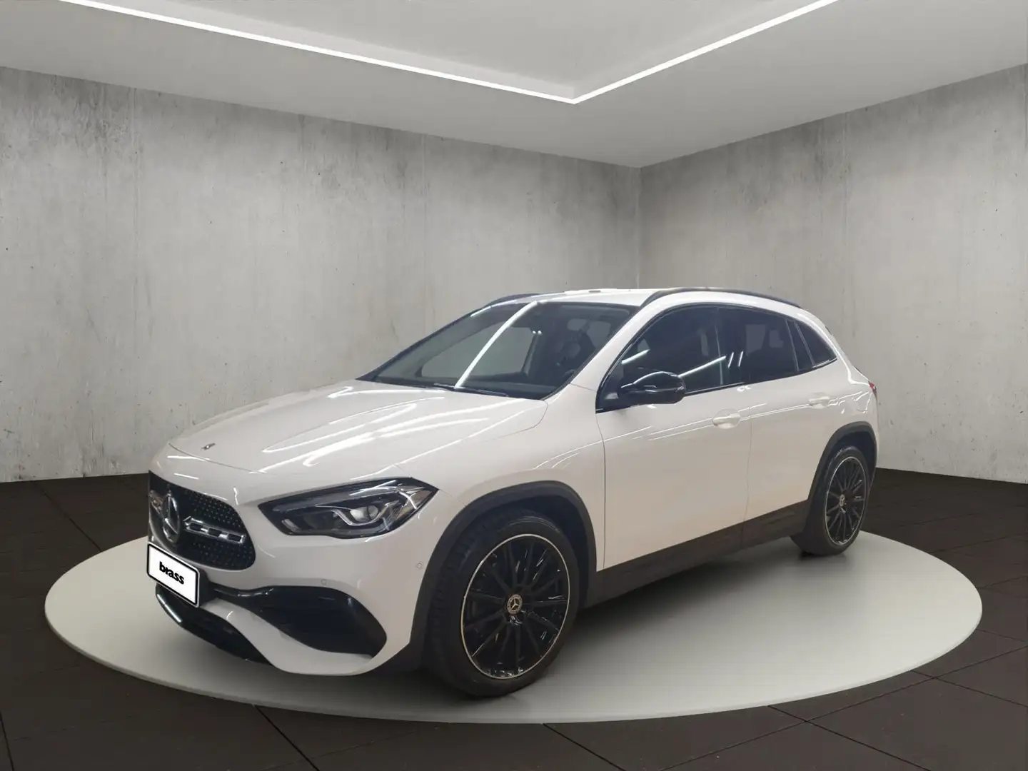 Mercedes-Benz GLA 250 . Blanc - 1