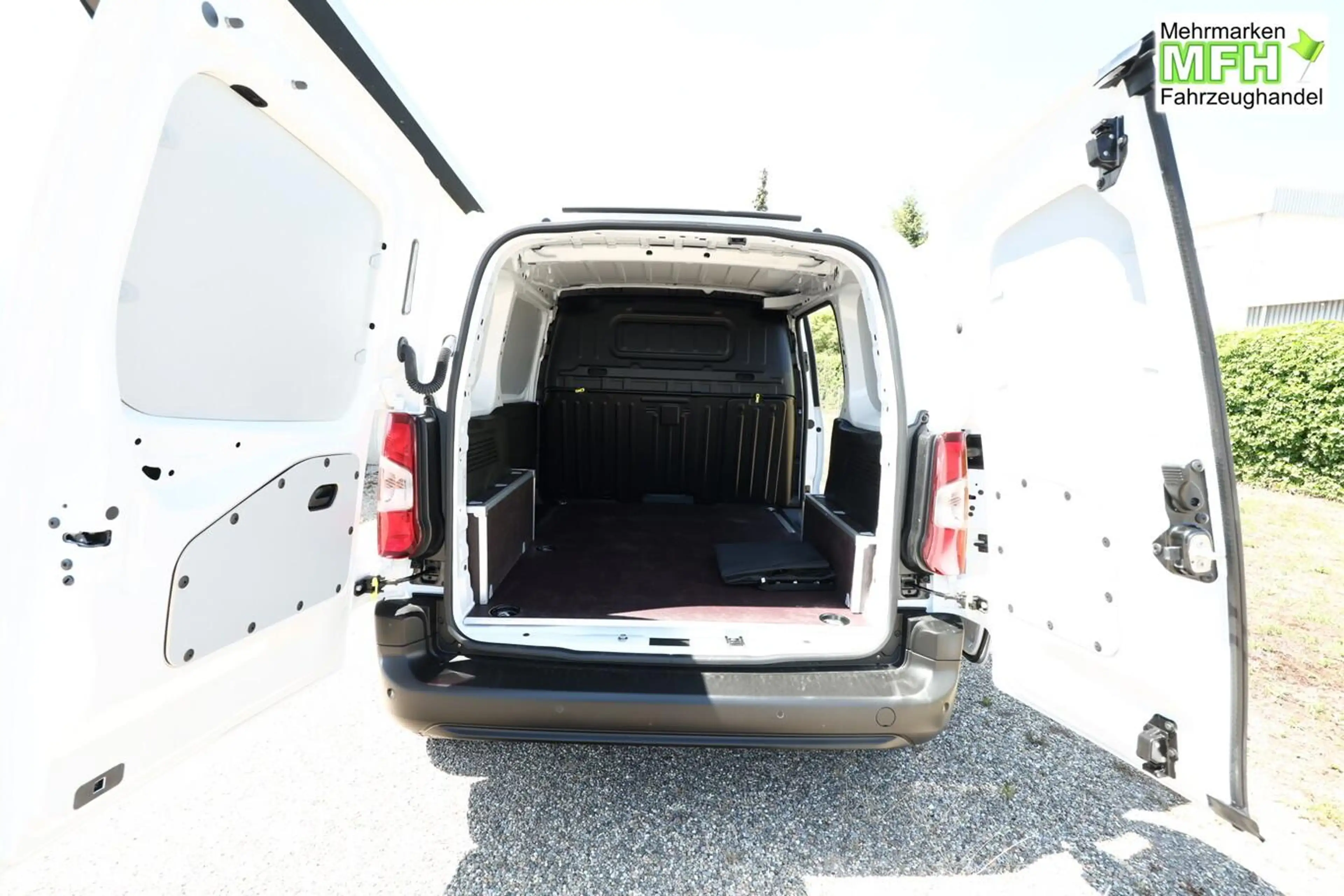 Opel Combo ComfortConnectP WinterP WorksiteP 75 kW (102 PS... — photo 10