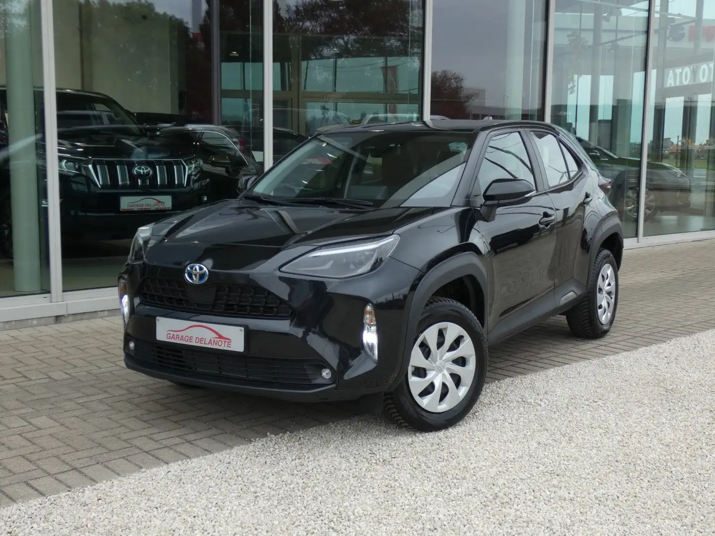 Toyota Yaris Cross 1.5i HYBRID Dynamic +Carplay +Parkeercamera Noir - 1