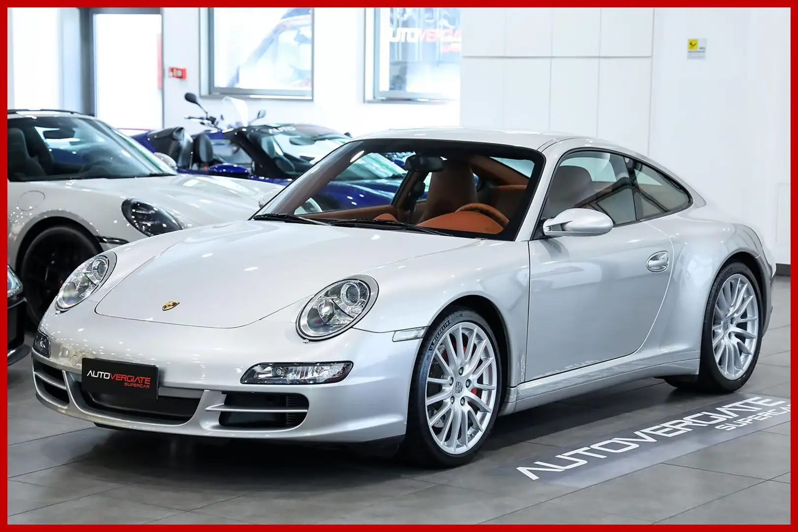 Porsche 997 Carrera 4S Coupé Stříbrná - 1