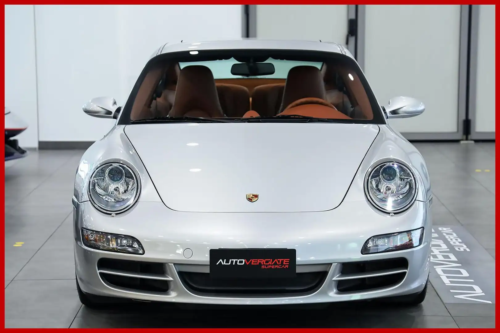 Porsche 997 Carrera 4S Coupé Stříbrná - 2