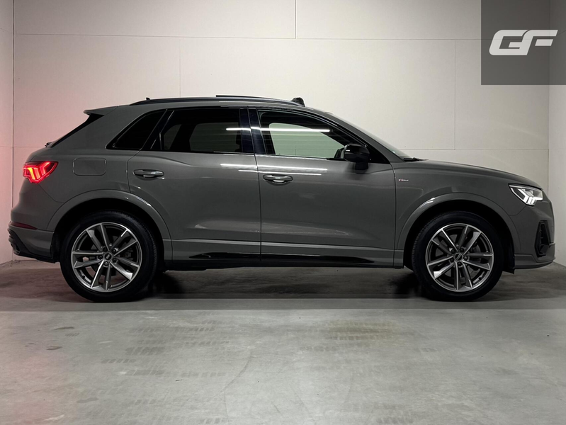 Audi Q3 45 TFSIe S-Line Black Edition Pano Sonos Virtual C — photo 3