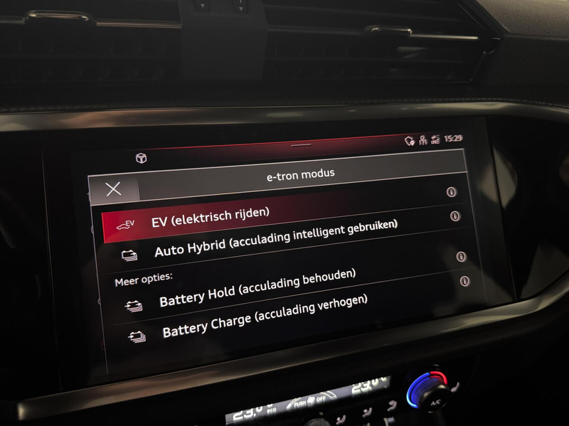 Audi Q3 45 TFSIe S-Line Black Edition Pano Sonos Virtual C — photo 49