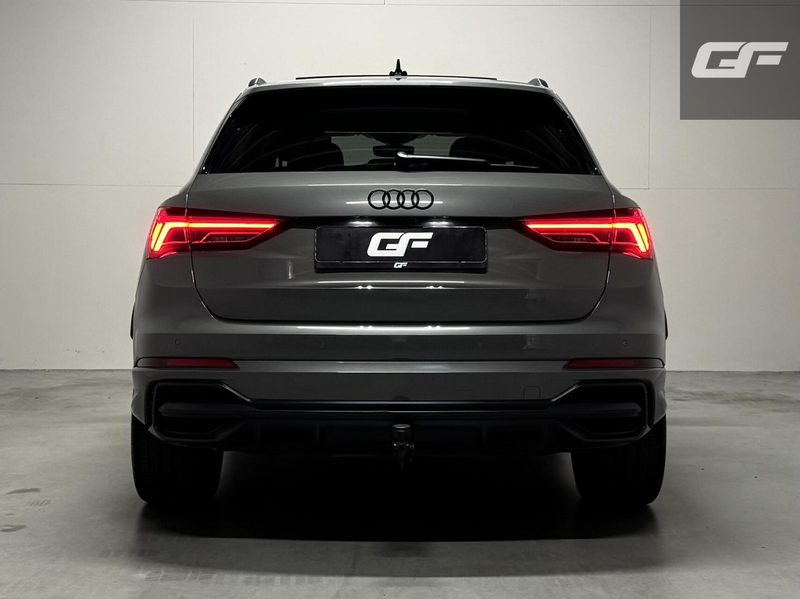 Audi Q3 45 TFSIe S-Line Black Edition Pano Sonos Virtual C — photo 6